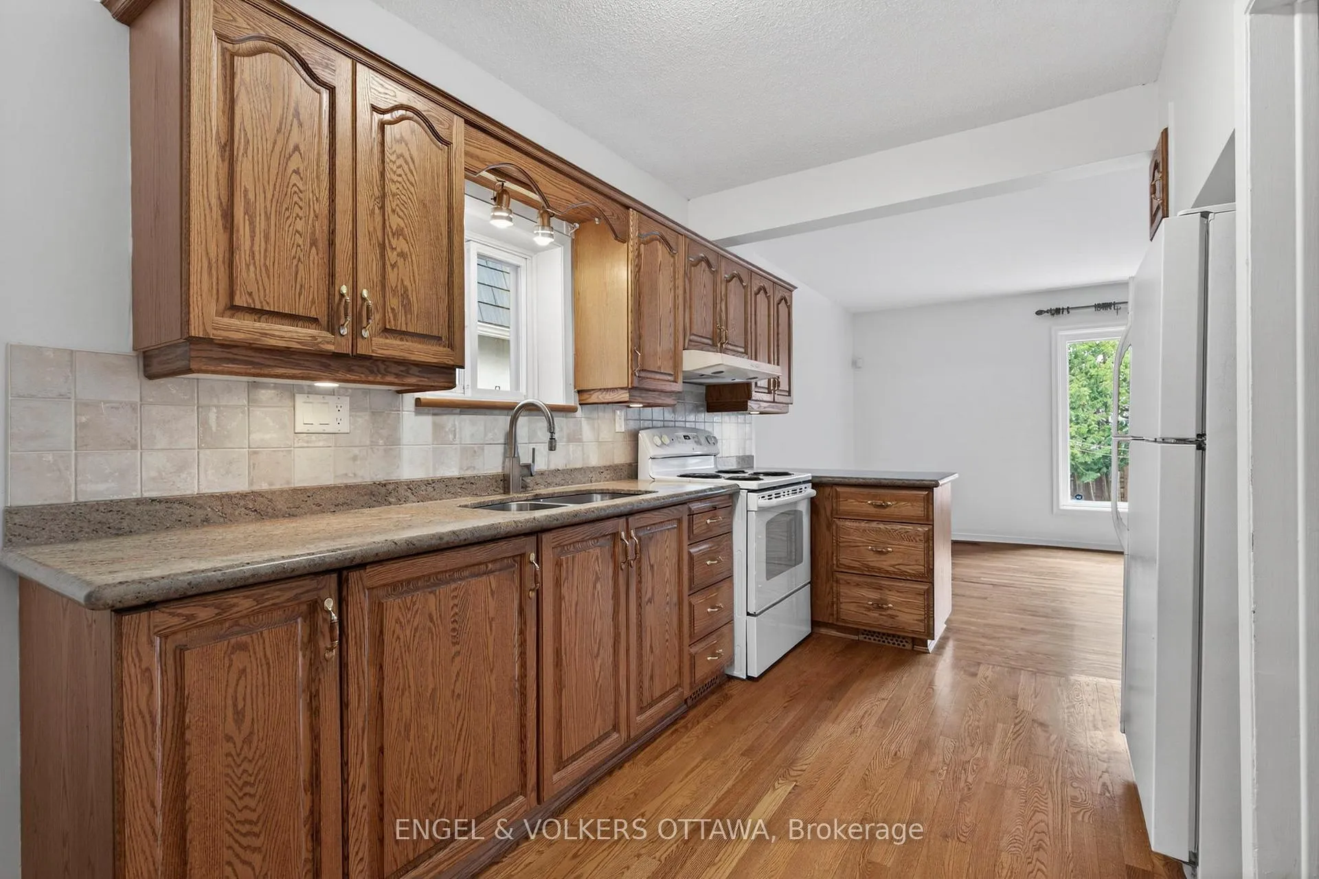 Photo 9 of 123 Huron Avenue N, Ottawa, Ottawa West — HOMEH