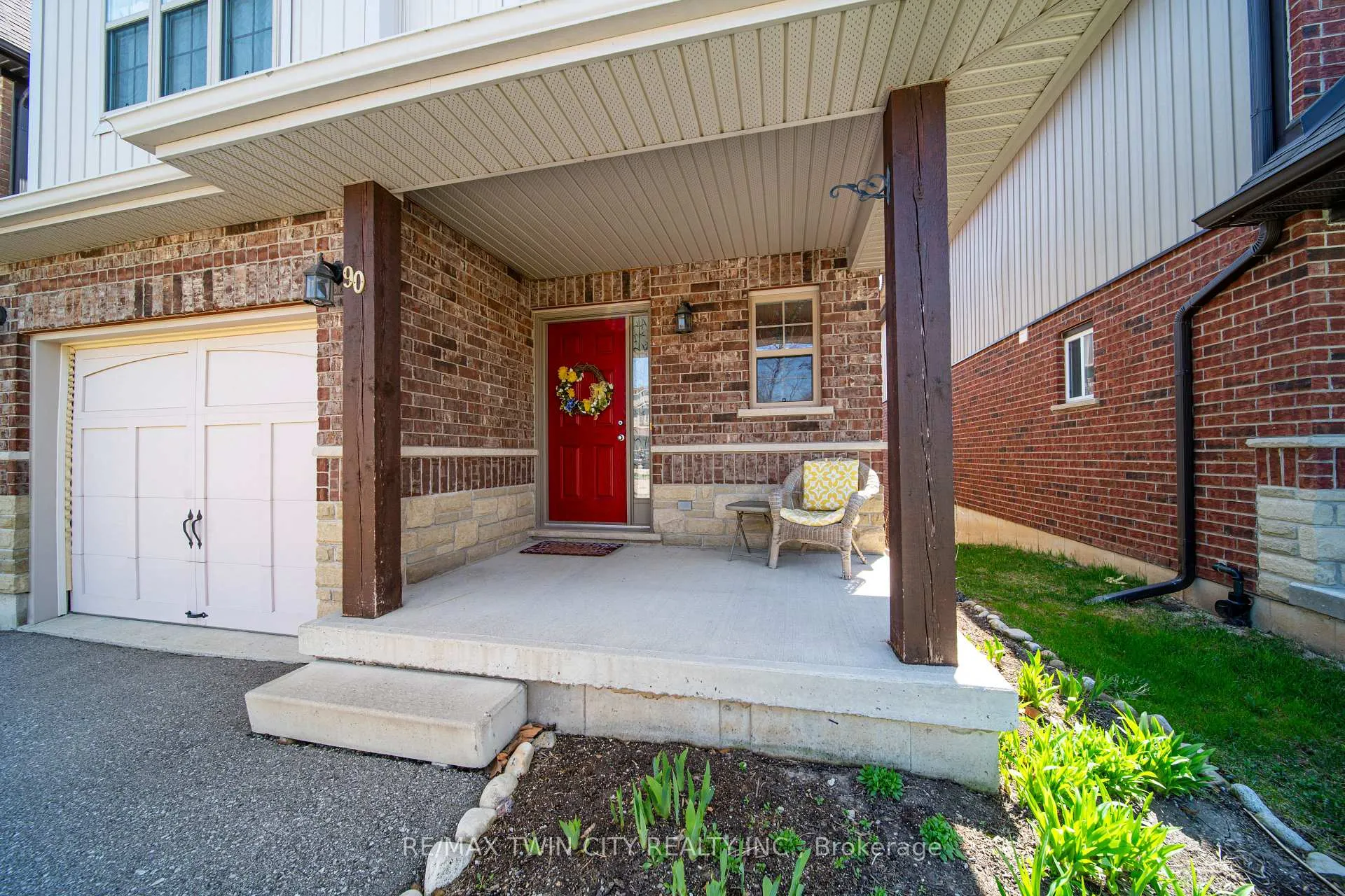 Photo 2 of 90 Captain Mccallum Drive, Wilmot — HOMEH