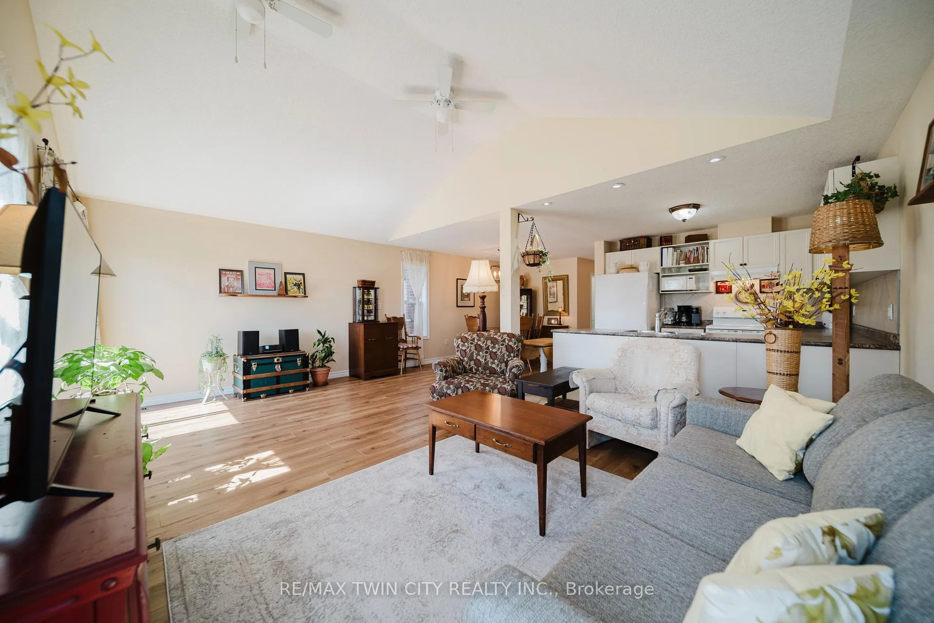 Photo 5 of 90 Captain Mccallum Drive, Wilmot — HOMEH