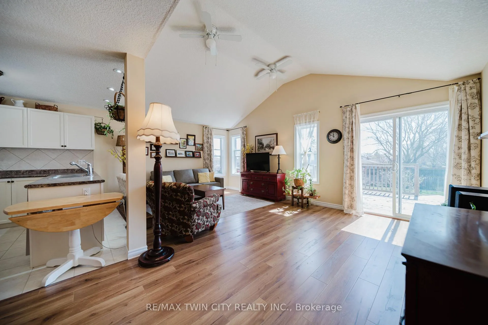 Photo 6 of 90 Captain Mccallum Drive, Wilmot — HOMEH