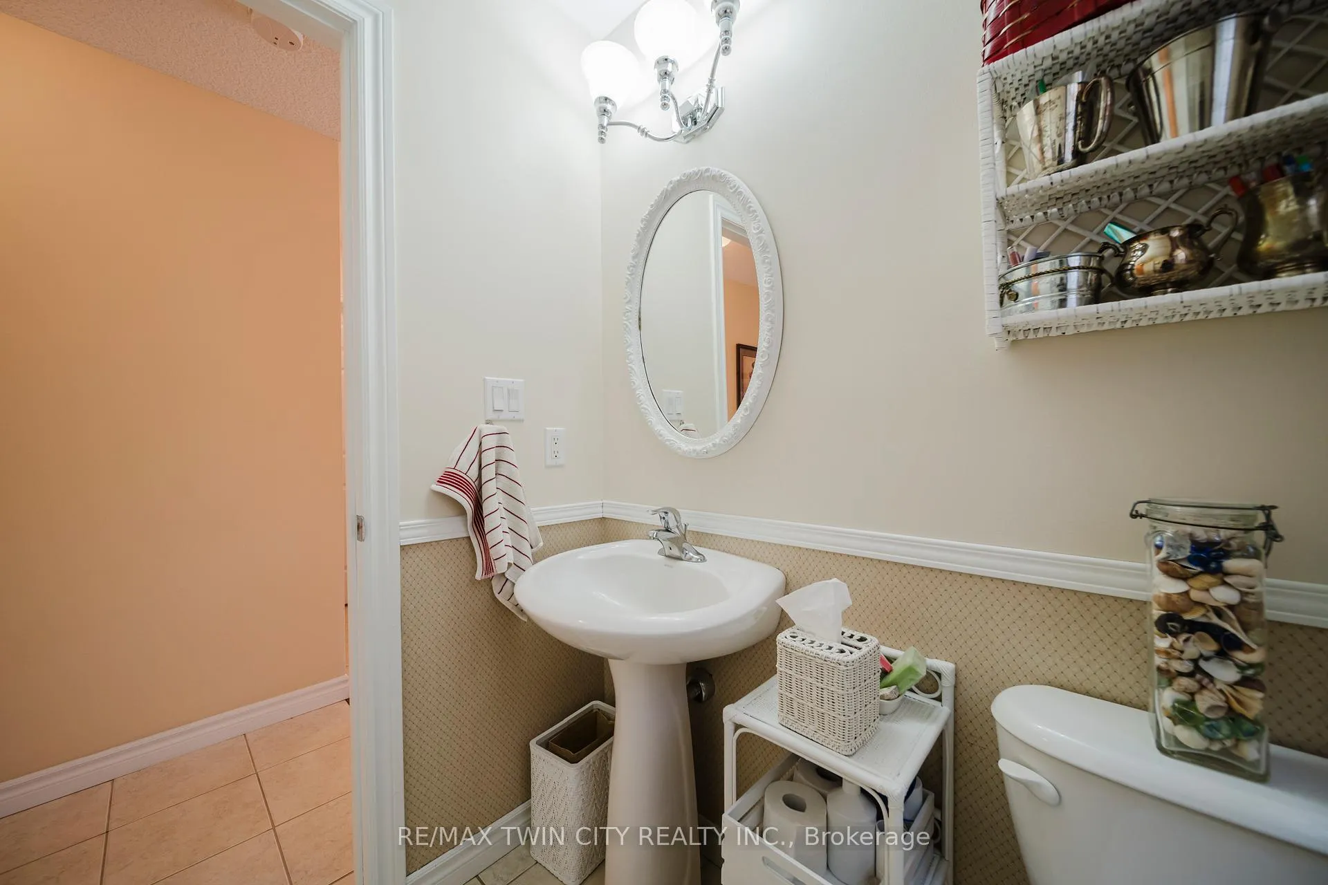 Photo 16 of 90 Captain Mccallum Drive, Wilmot — HOMEH
