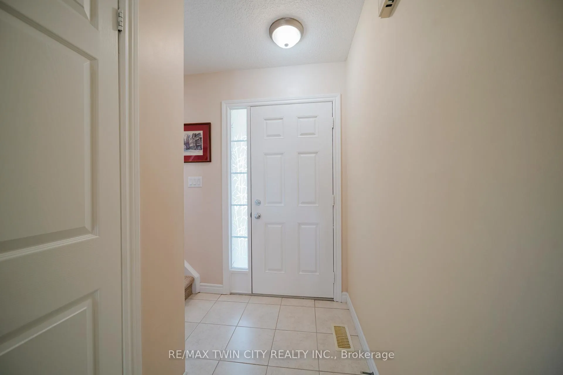 Photo 17 of 90 Captain Mccallum Drive, Wilmot — HOMEH