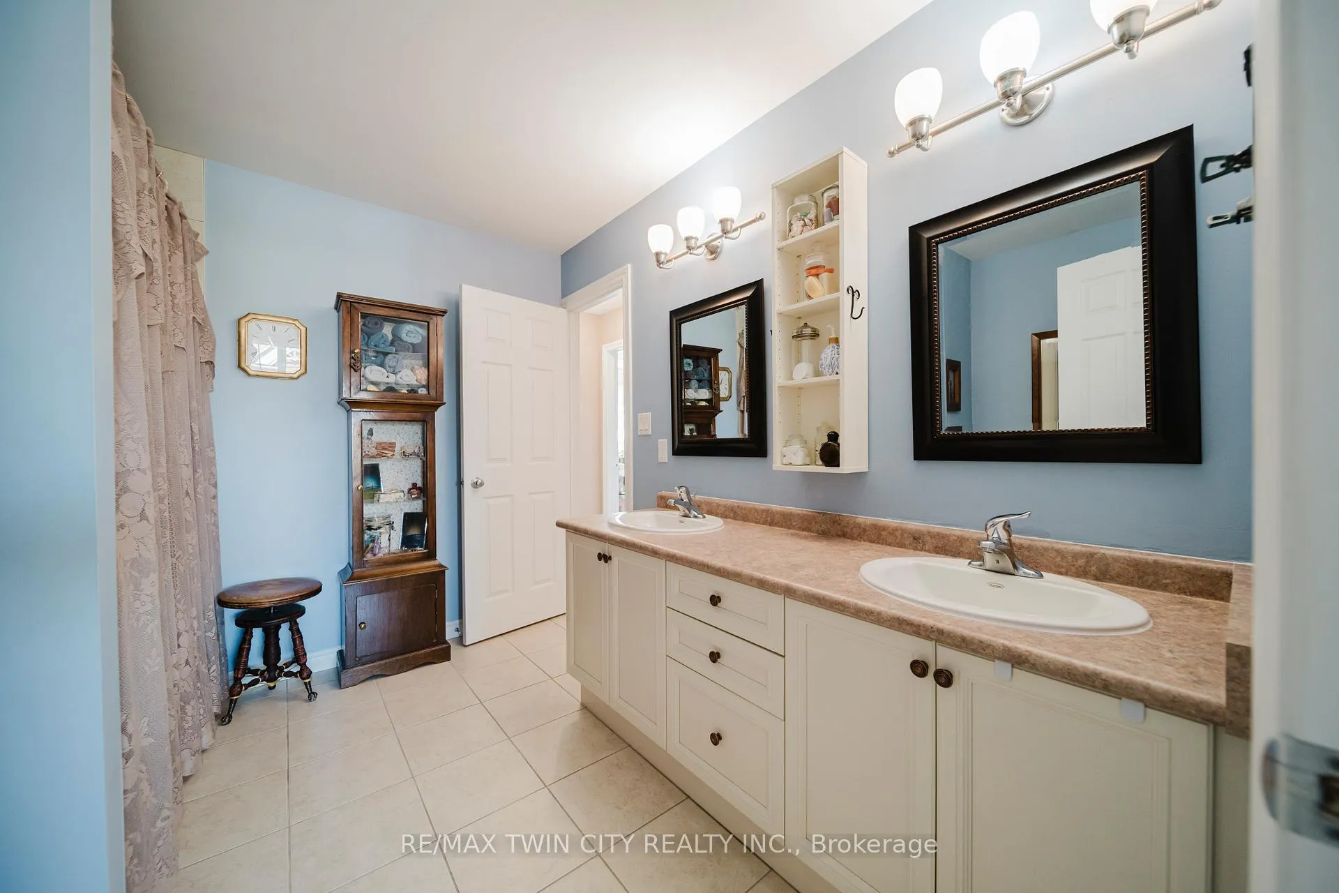 Photo 23 of 90 Captain Mccallum Drive, Wilmot — HOMEH