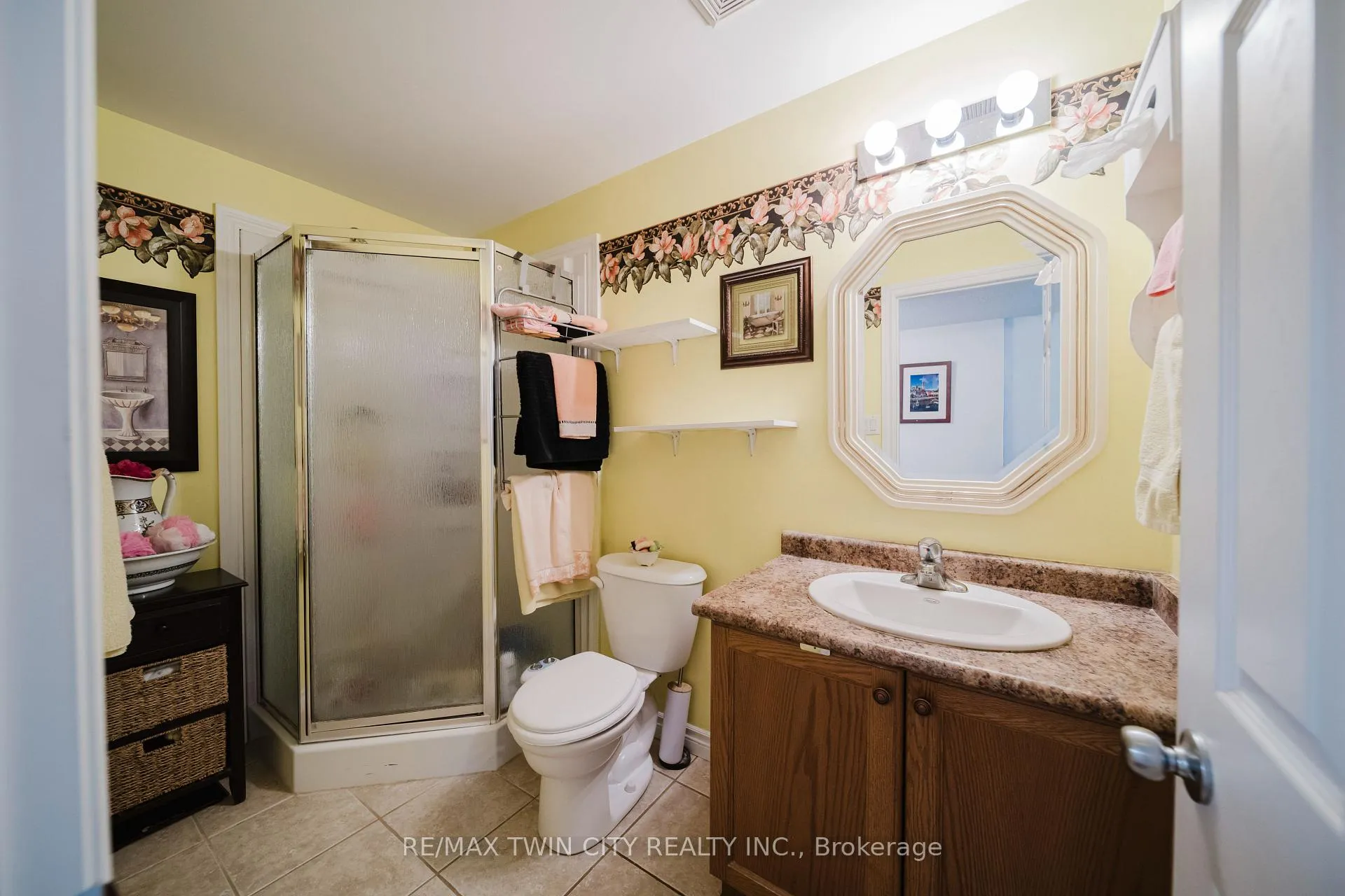 Photo 36 of 90 Captain Mccallum Drive, Wilmot — HOMEH