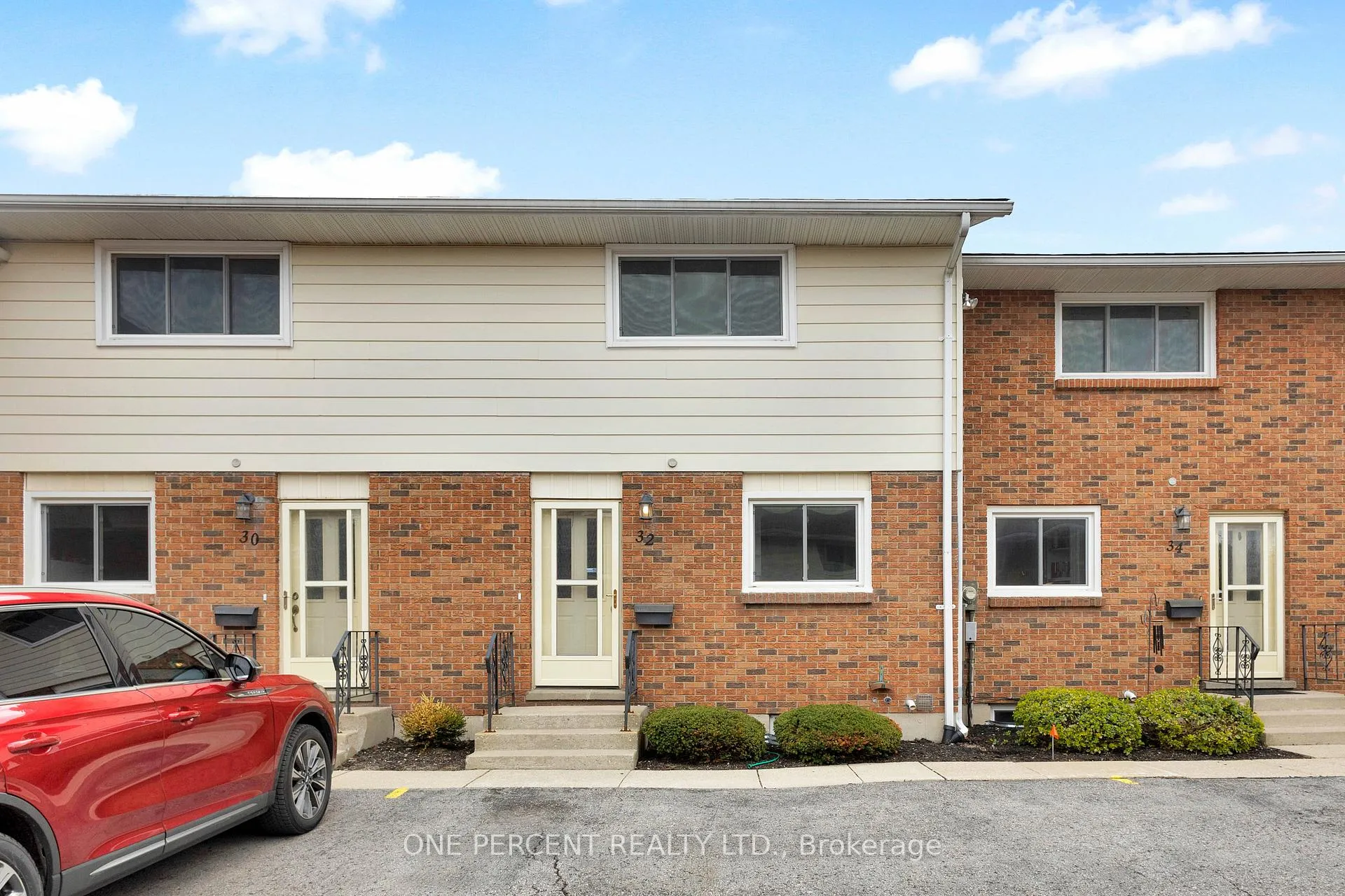 Photo 1 of 32 Montclair Crescent, Norfolk, Simcoe — HOMEH