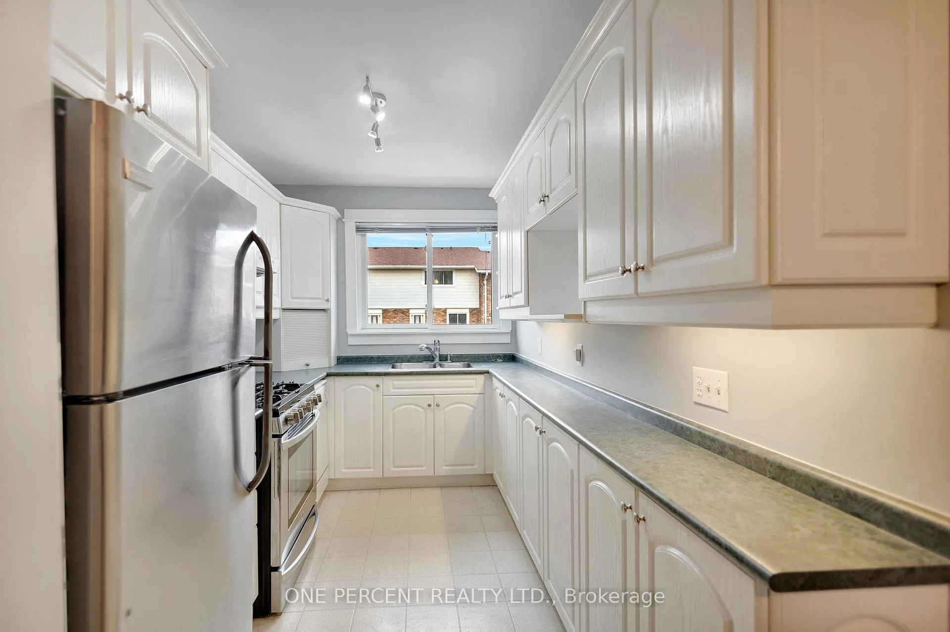 Photo 7 of 32 Montclair Crescent, Norfolk, Simcoe — HOMEH
