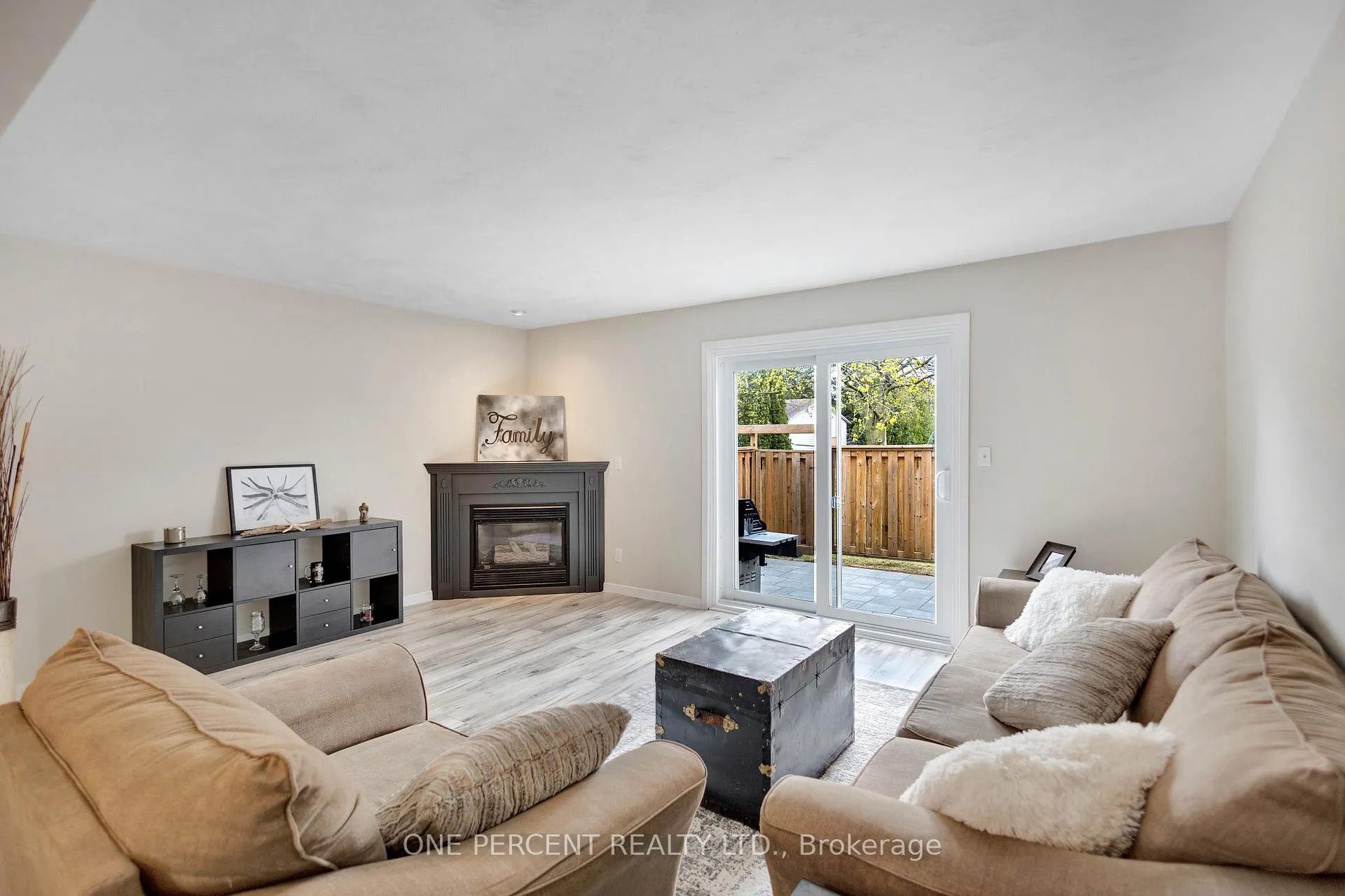 Photo 12 of 32 Montclair Crescent, Norfolk, Simcoe — HOMEH