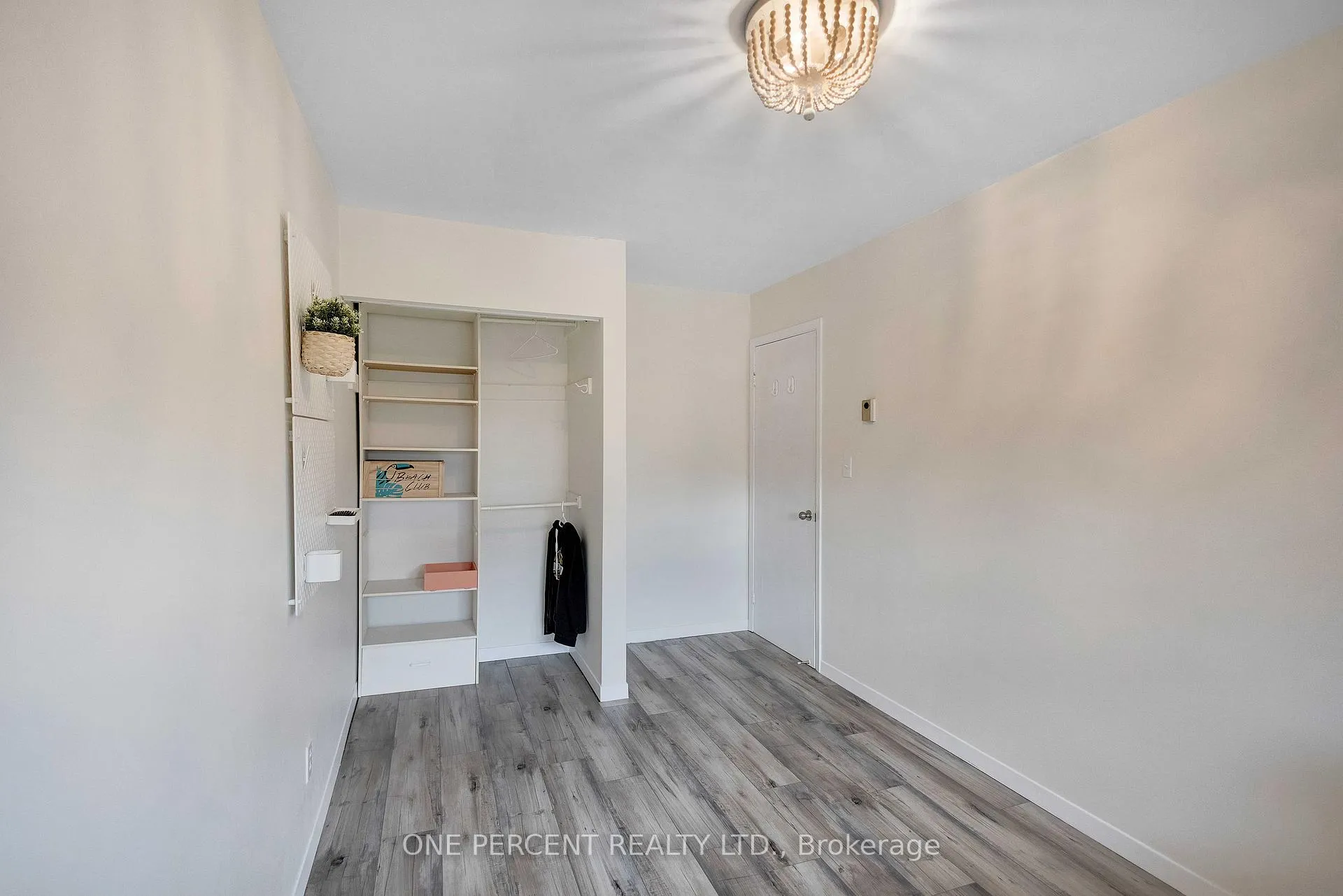 Photo 17 of 32 Montclair Crescent, Norfolk, Simcoe — HOMEH