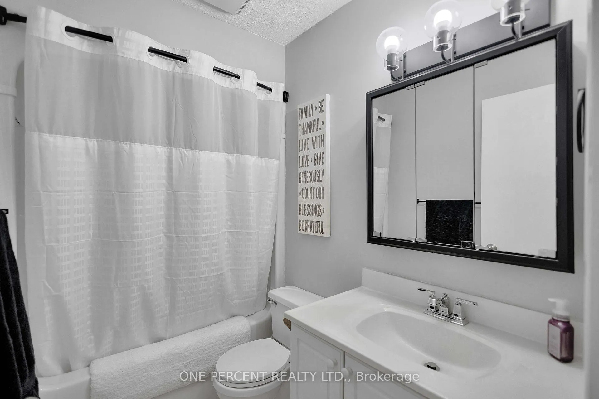 Photo 20 of 32 Montclair Crescent, Norfolk, Simcoe — HOMEH