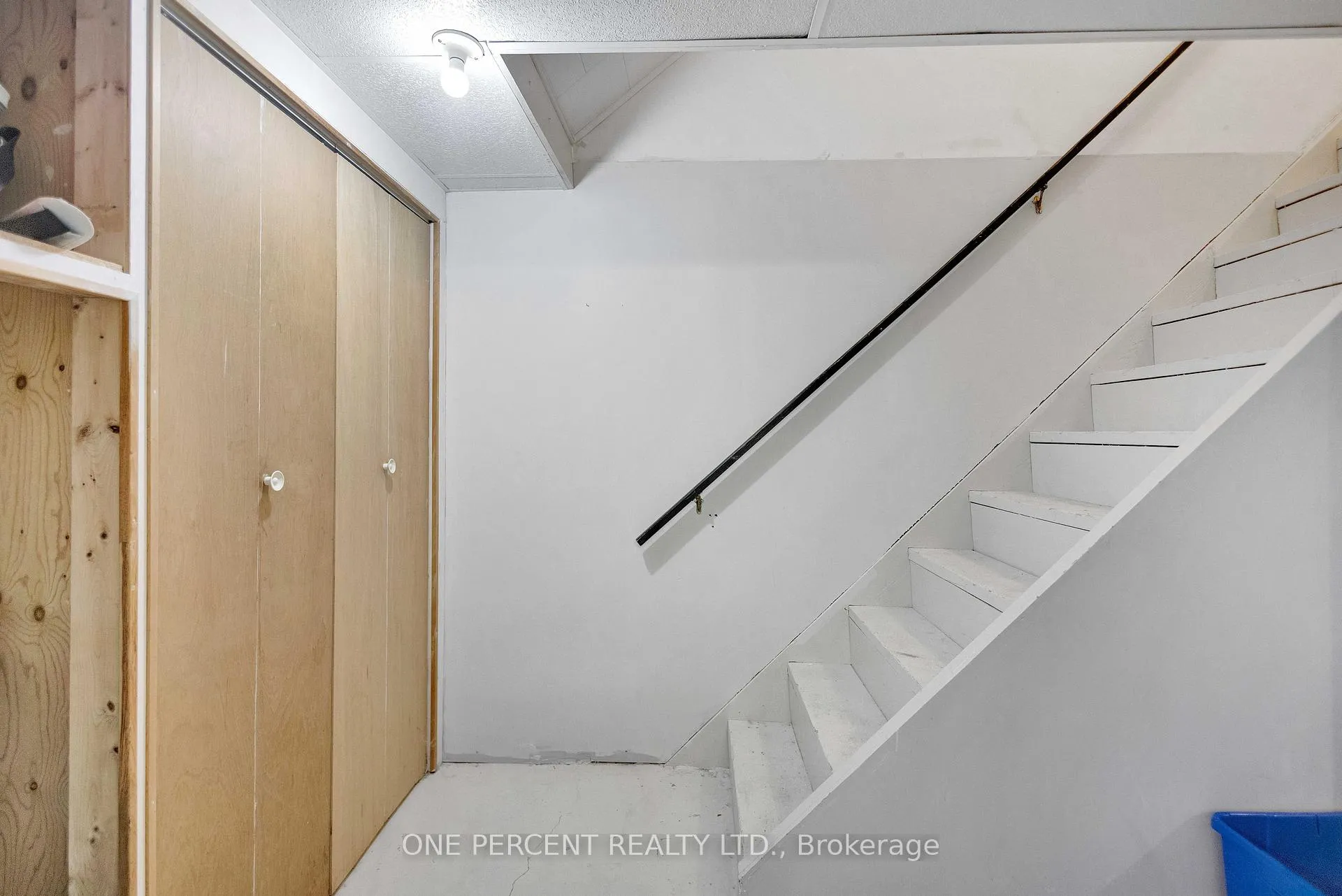 Photo 21 of 32 Montclair Crescent, Norfolk, Simcoe — HOMEH