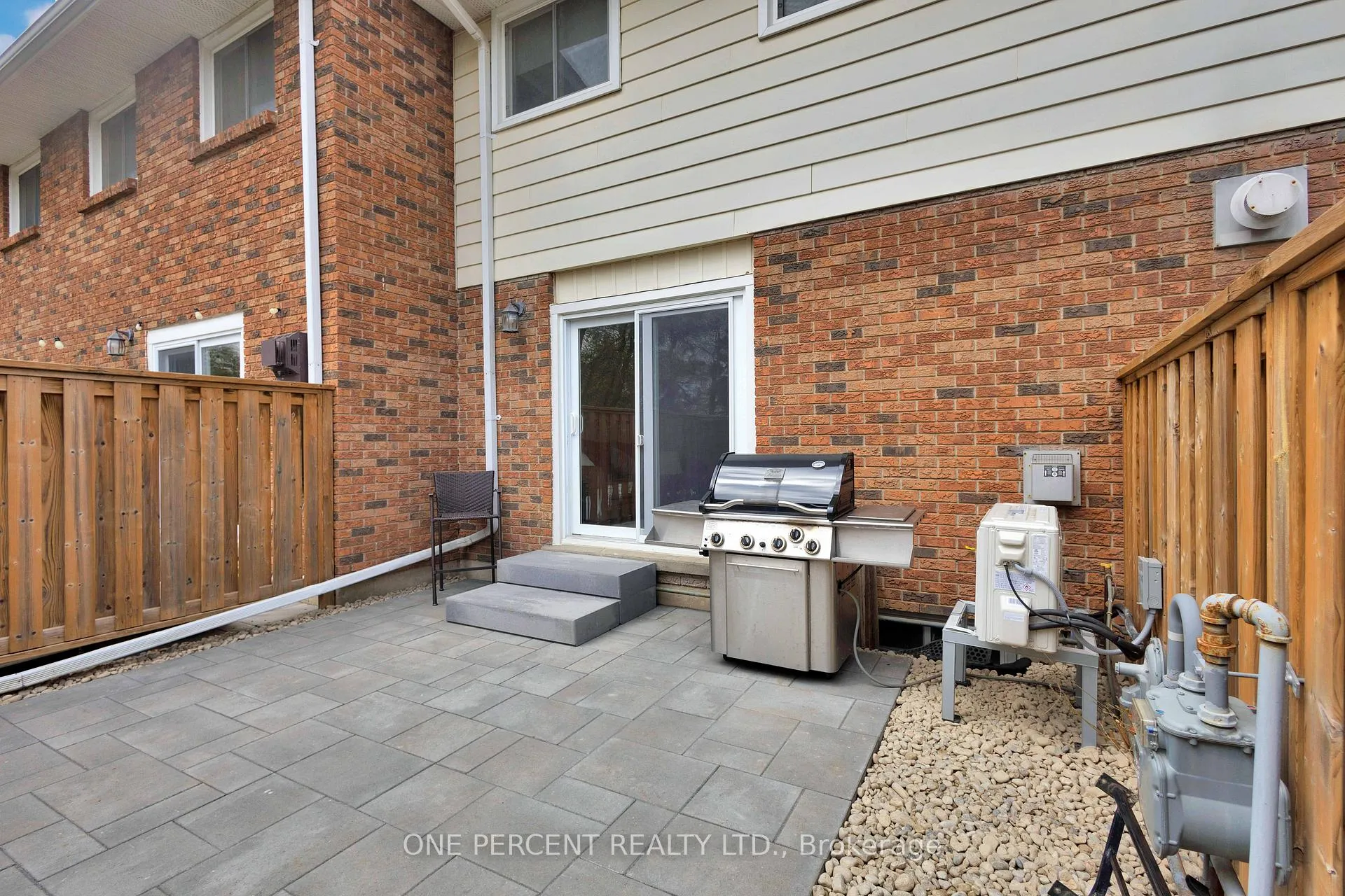 Photo 26 of 32 Montclair Crescent, Norfolk, Simcoe — HOMEH