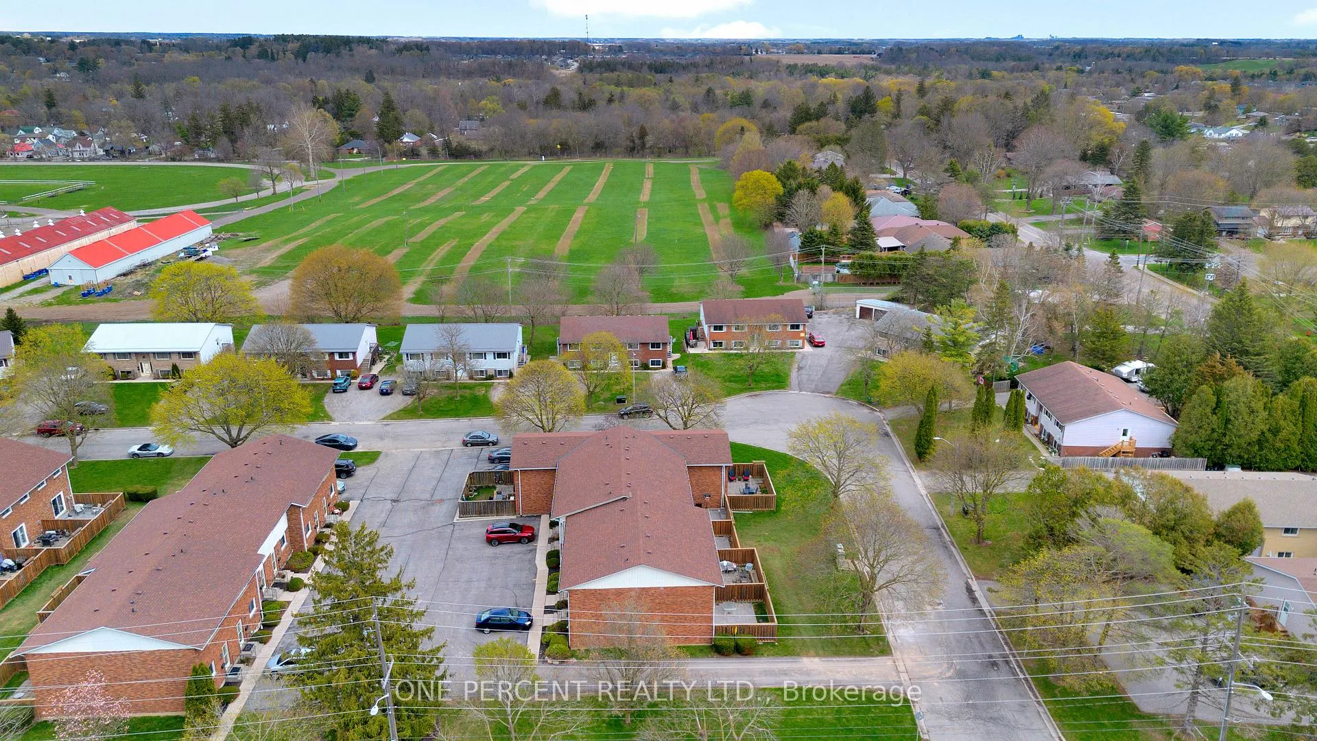 Photo 30 of 32 Montclair Crescent, Norfolk, Simcoe — HOMEH