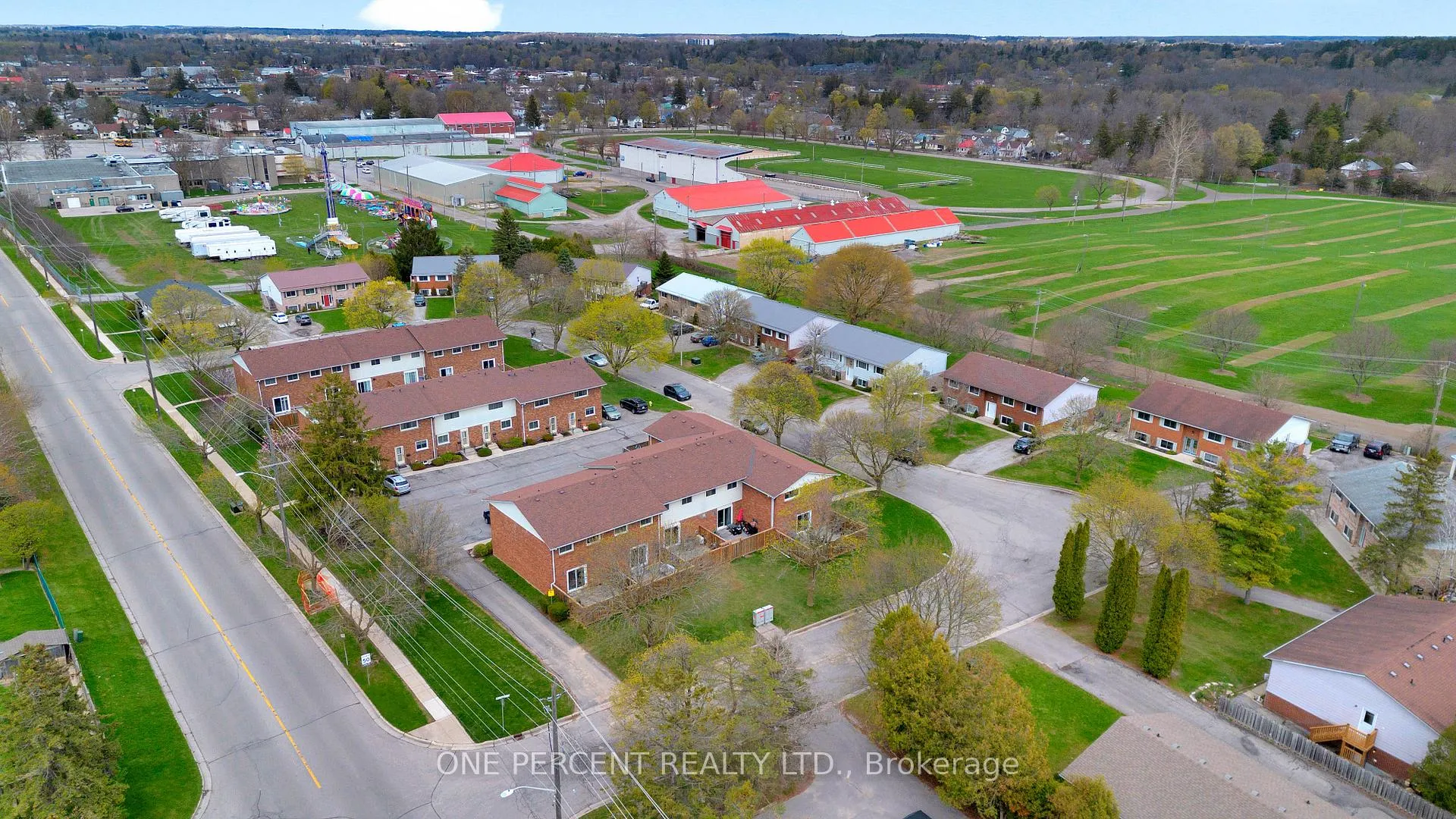 Photo 31 of 32 Montclair Crescent, Norfolk, Simcoe — HOMEH