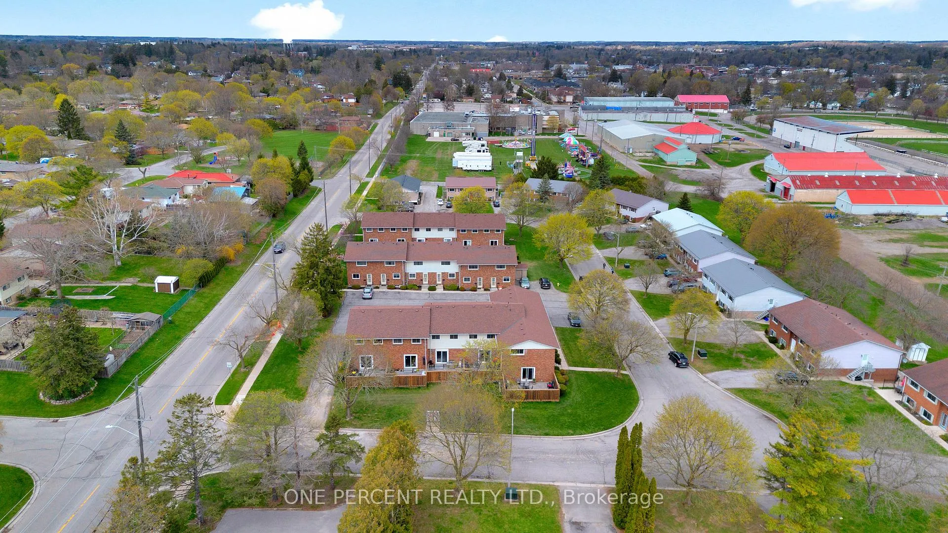 Photo 32 of 32 Montclair Crescent, Norfolk, Simcoe — HOMEH