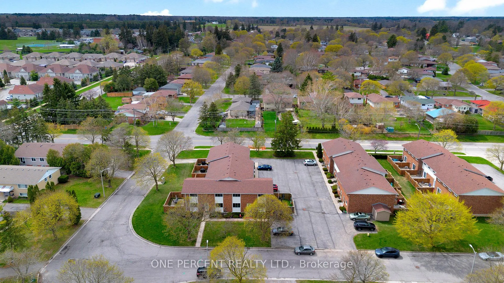 Photo 33 of 32 Montclair Crescent, Norfolk, Simcoe — HOMEH