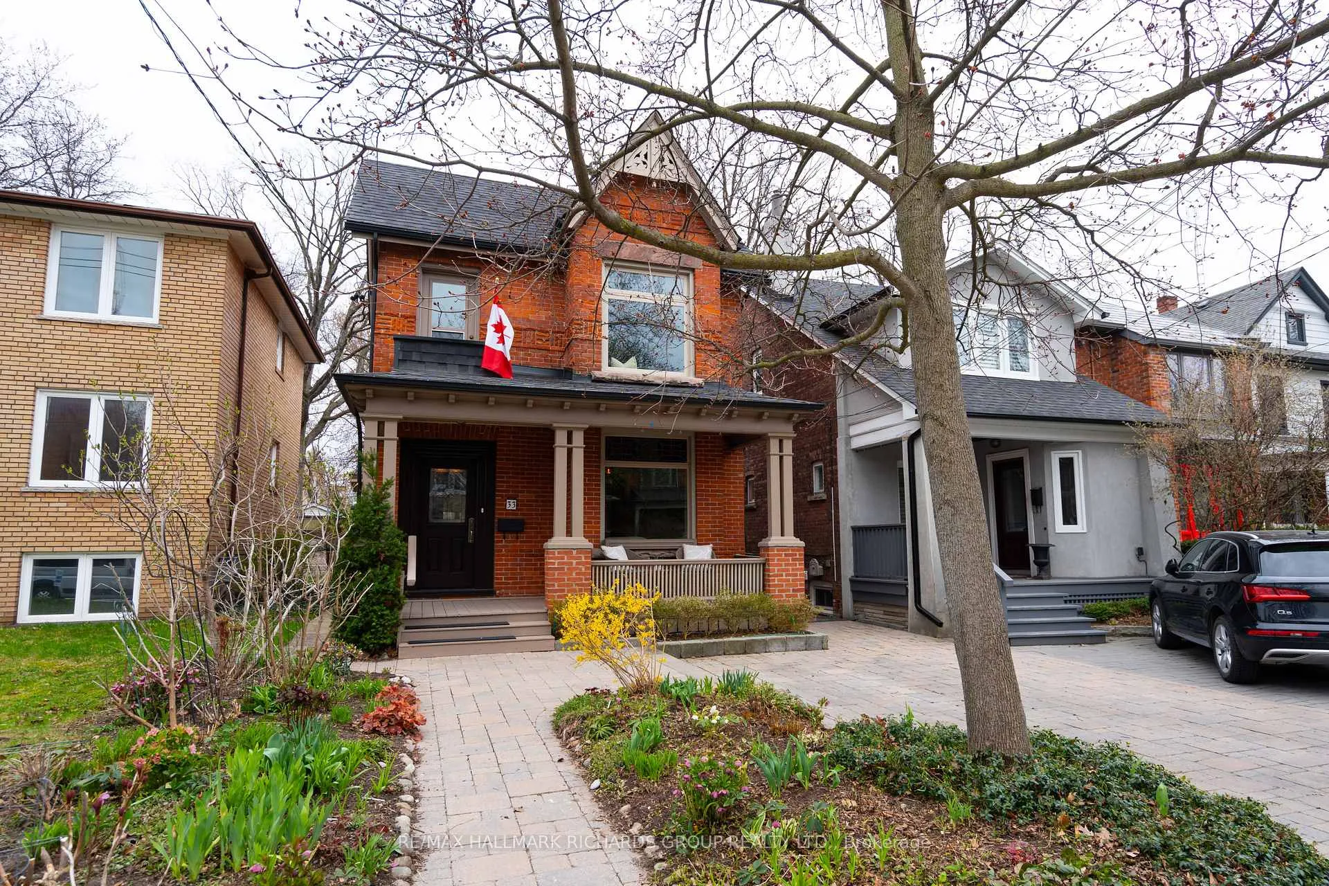 Photo 2 of 33 Swanwick Avenue, Toronto, East End-Danforth — HOMEH