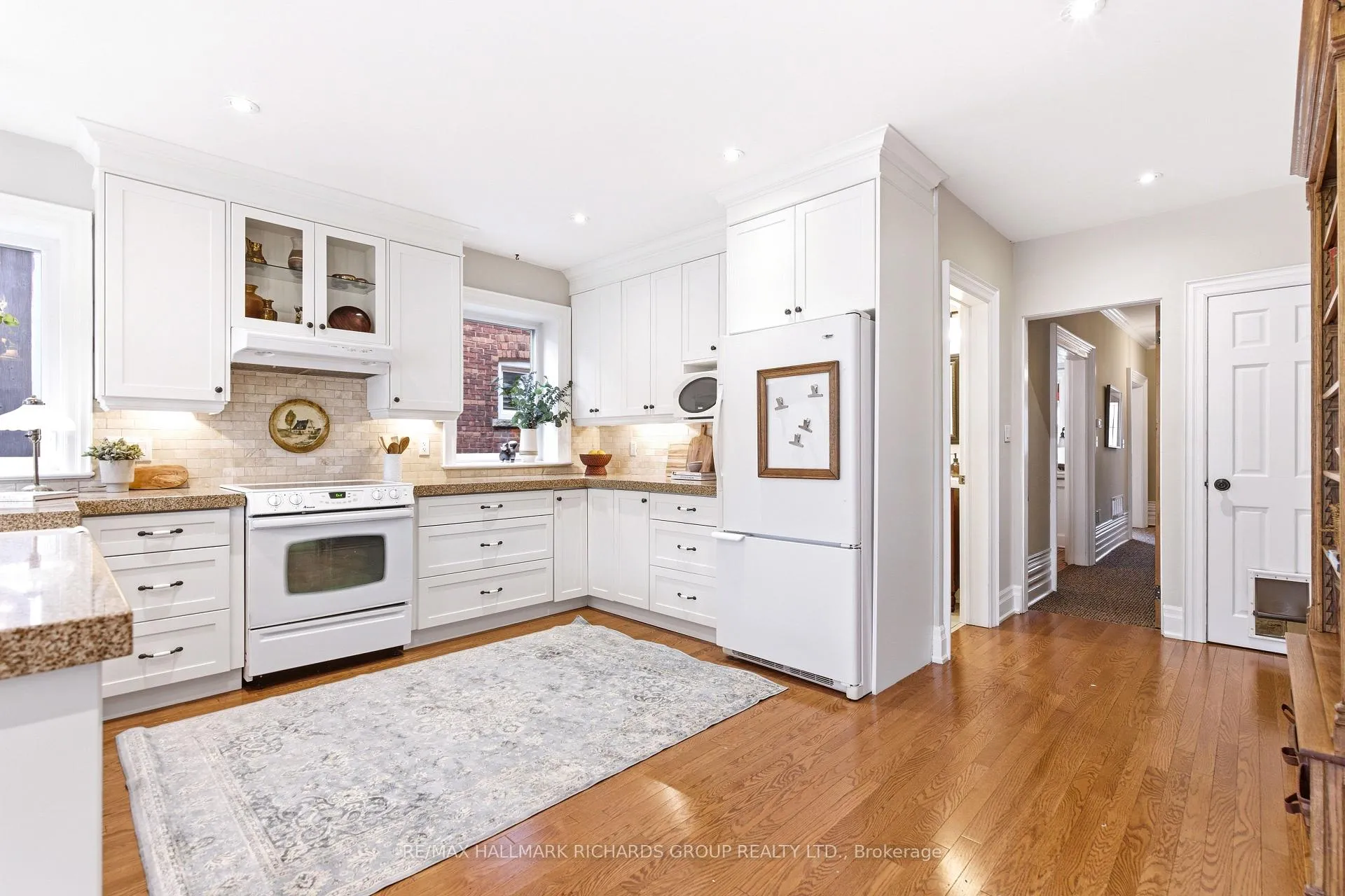 Photo 13 of 33 Swanwick Avenue, Toronto, East End-Danforth — HOMEH