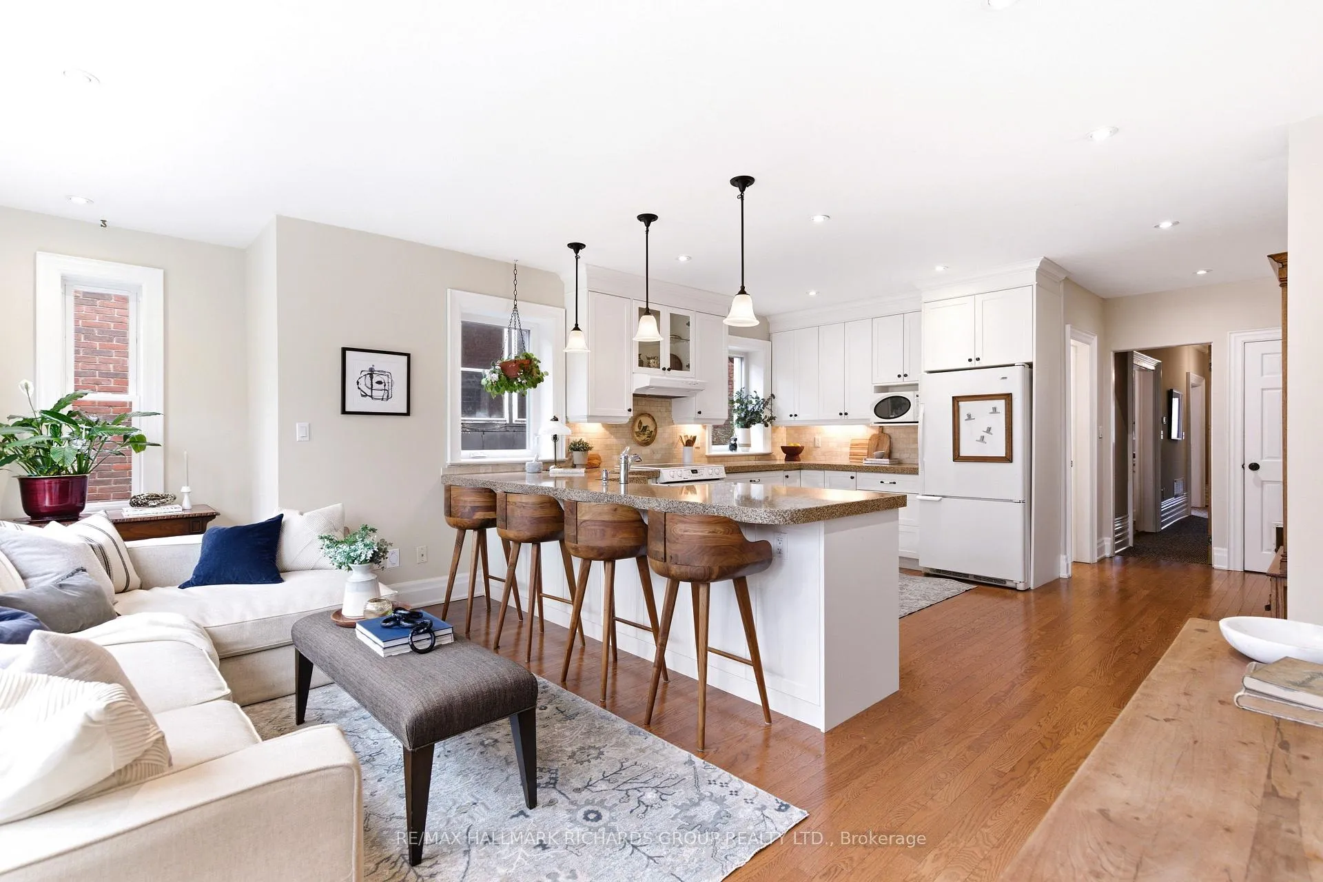 Photo 15 of 33 Swanwick Avenue, Toronto, East End-Danforth — HOMEH