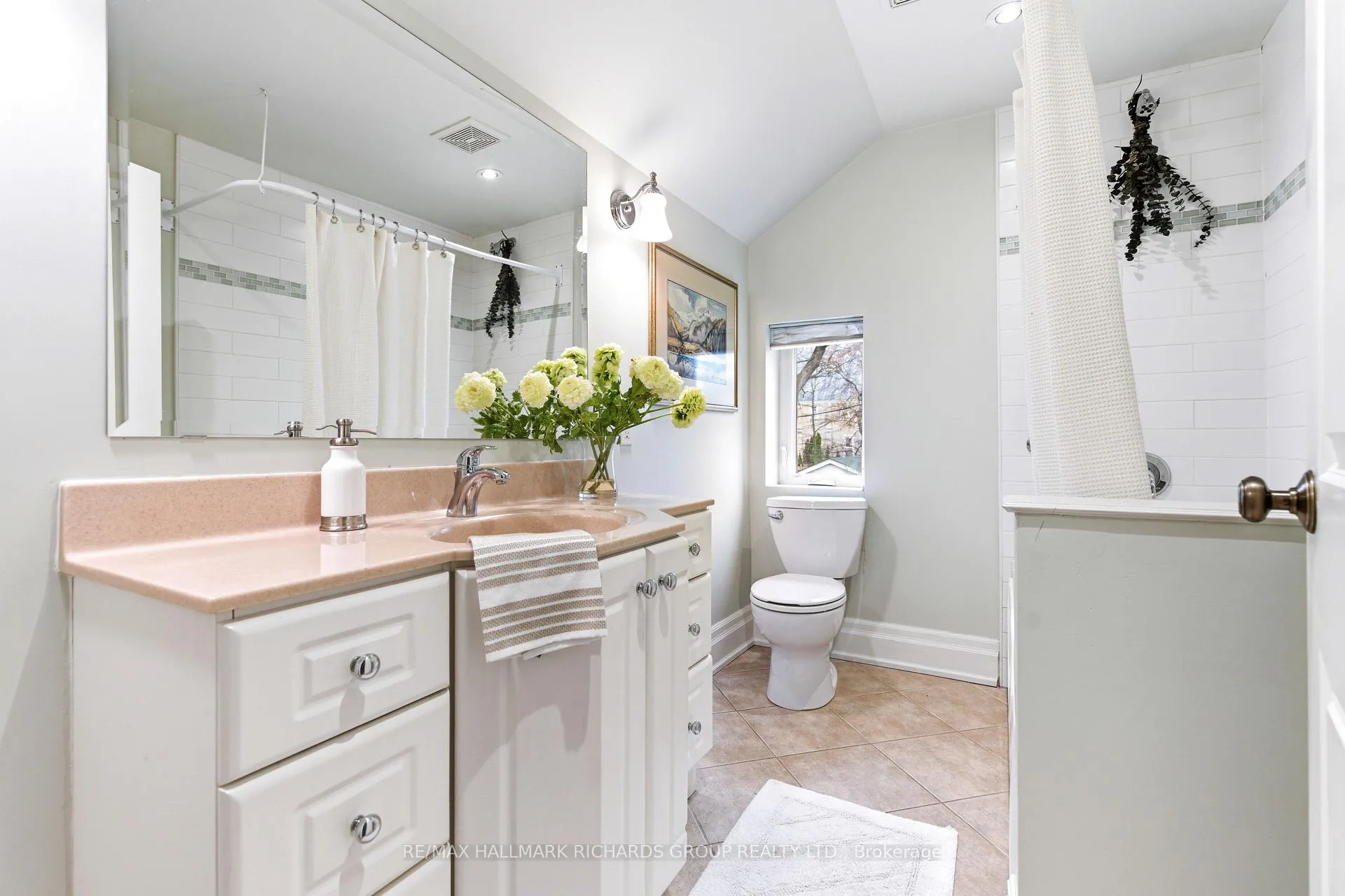 Photo 27 of 33 Swanwick Avenue, Toronto, East End-Danforth — HOMEH