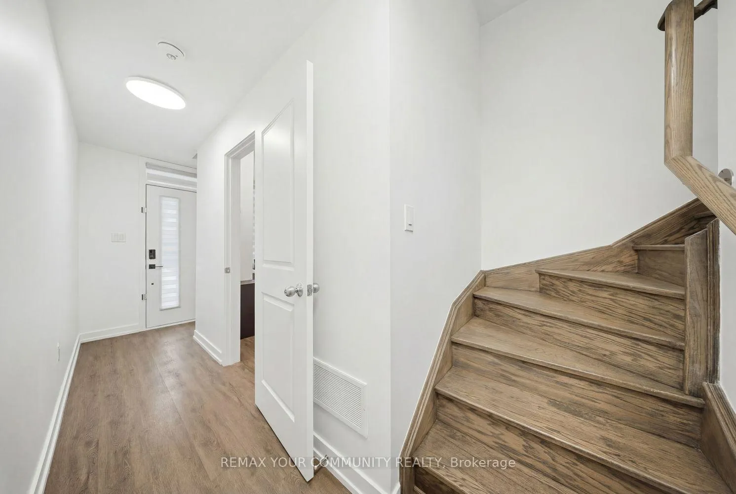 Photo 4 of 21 Hearne Street, Vaughan, Vaughan Grove — HOMEH