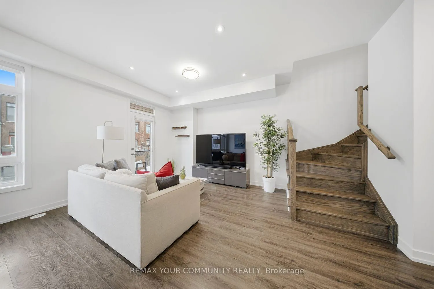 Photo 11 of 21 Hearne Street, Vaughan, Vaughan Grove — HOMEH