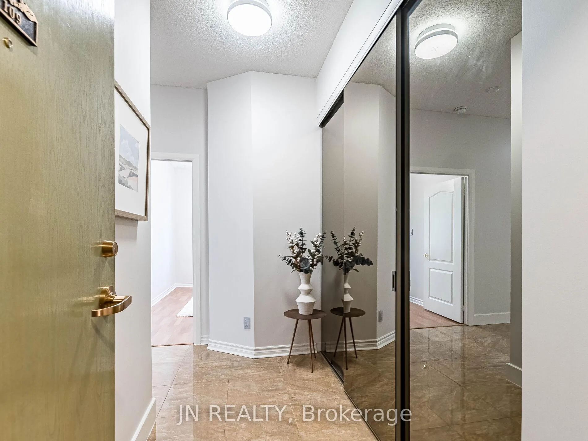 Photo 6 of Unit 109, 10 Dayspring Circle, Brampton, Goreway Drive Corridor — HOMEH