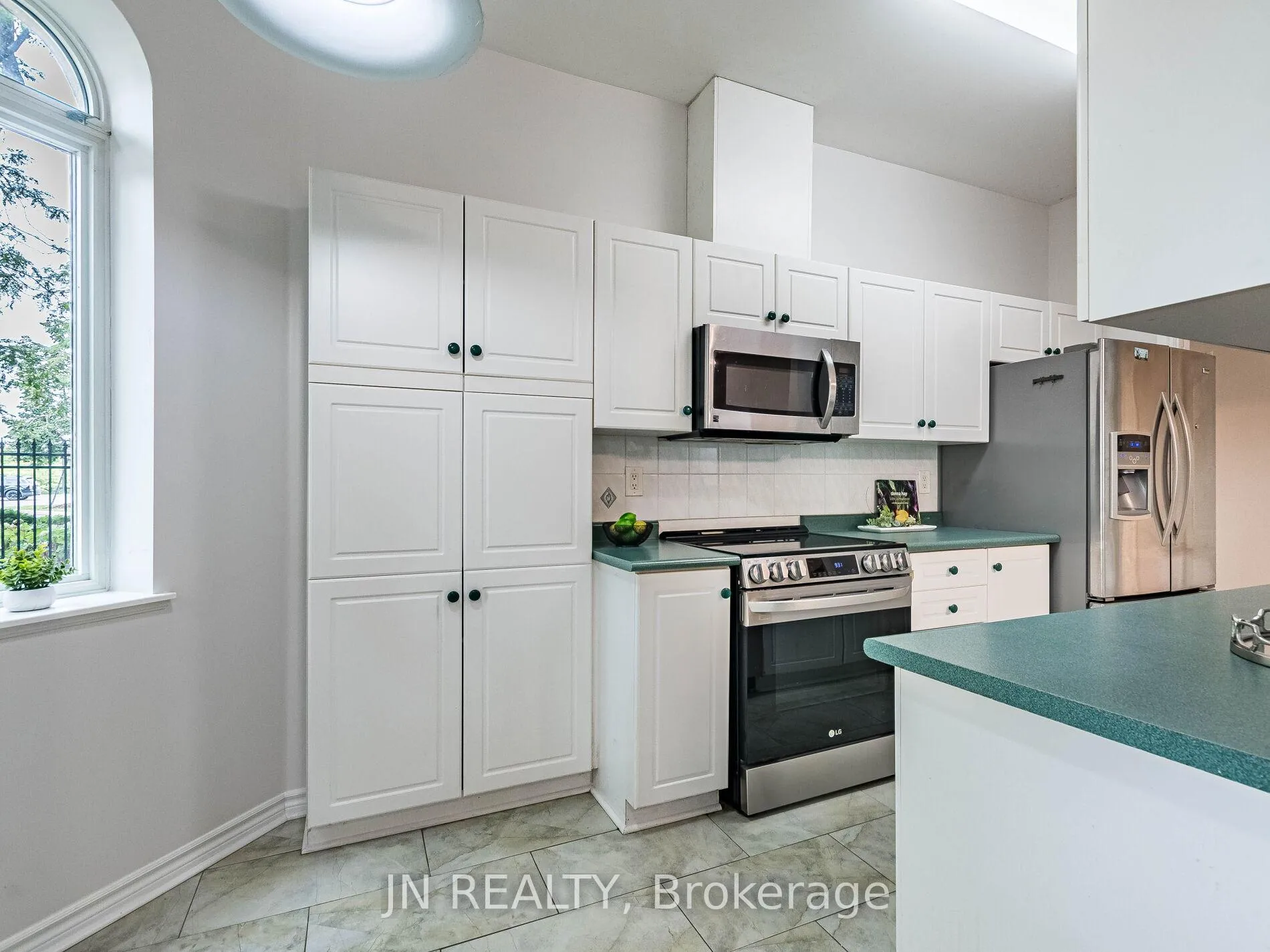 Photo 15 of Unit 109, 10 Dayspring Circle, Brampton, Goreway Drive Corridor — HOMEH