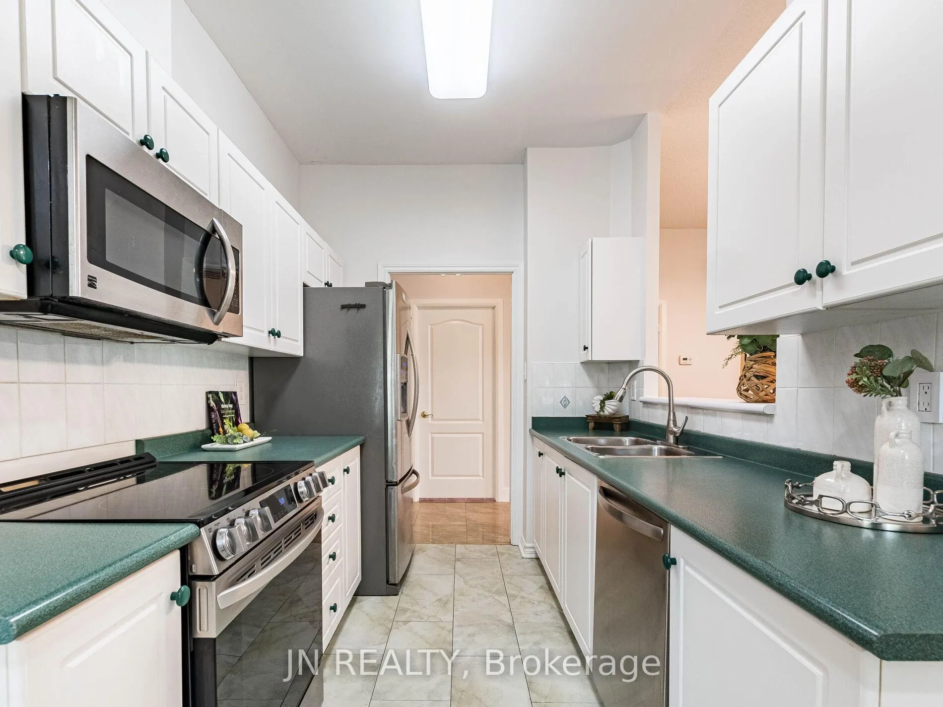 Photo 17 of Unit 109, 10 Dayspring Circle, Brampton, Goreway Drive Corridor — HOMEH