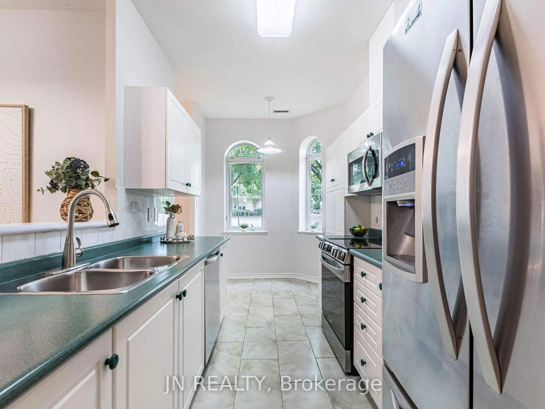 Photo 18 of Unit 109, 10 Dayspring Circle, Brampton, Goreway Drive Corridor — HOMEH