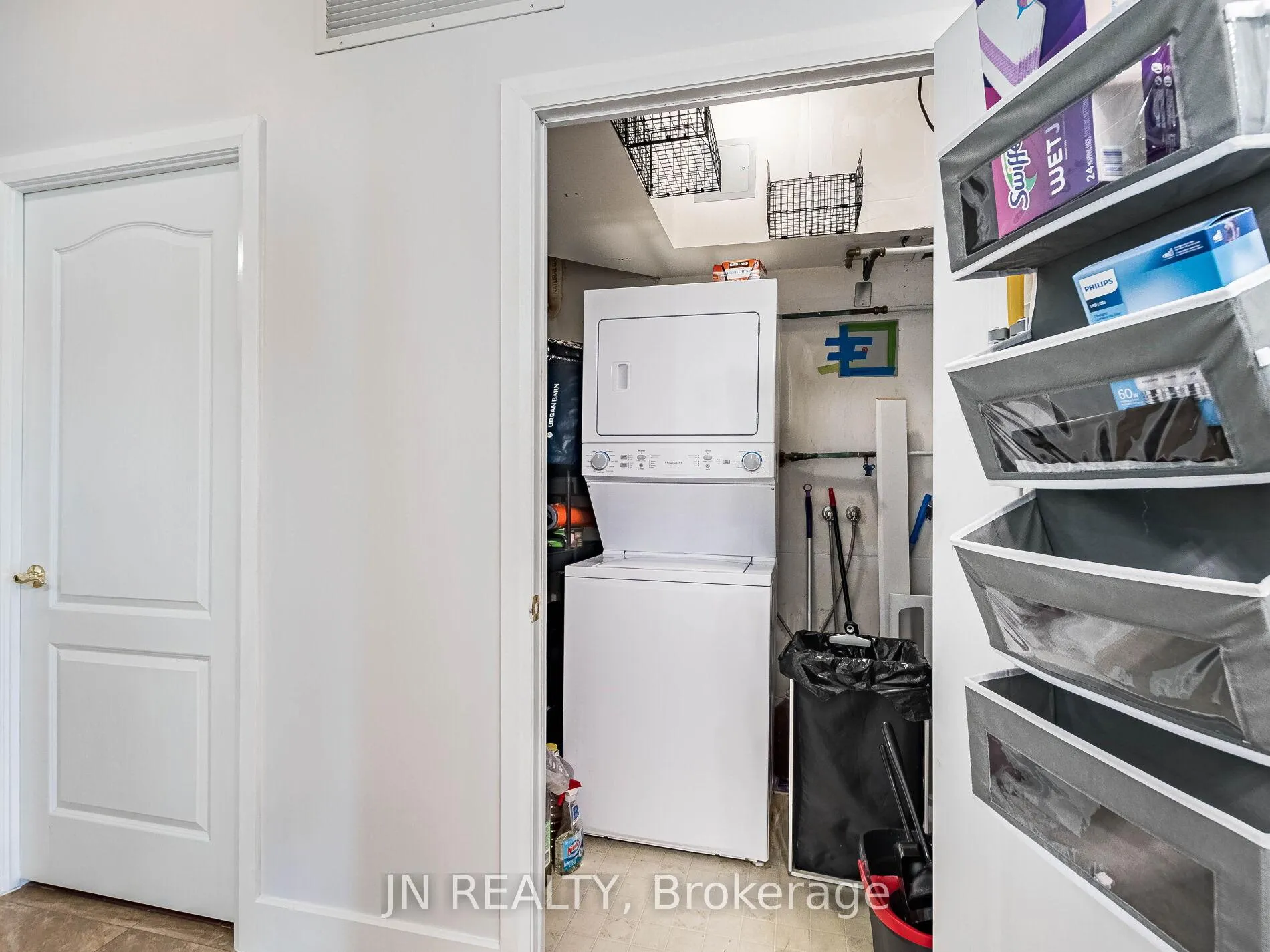 Photo 23 of Unit 109, 10 Dayspring Circle, Brampton, Goreway Drive Corridor — HOMEH