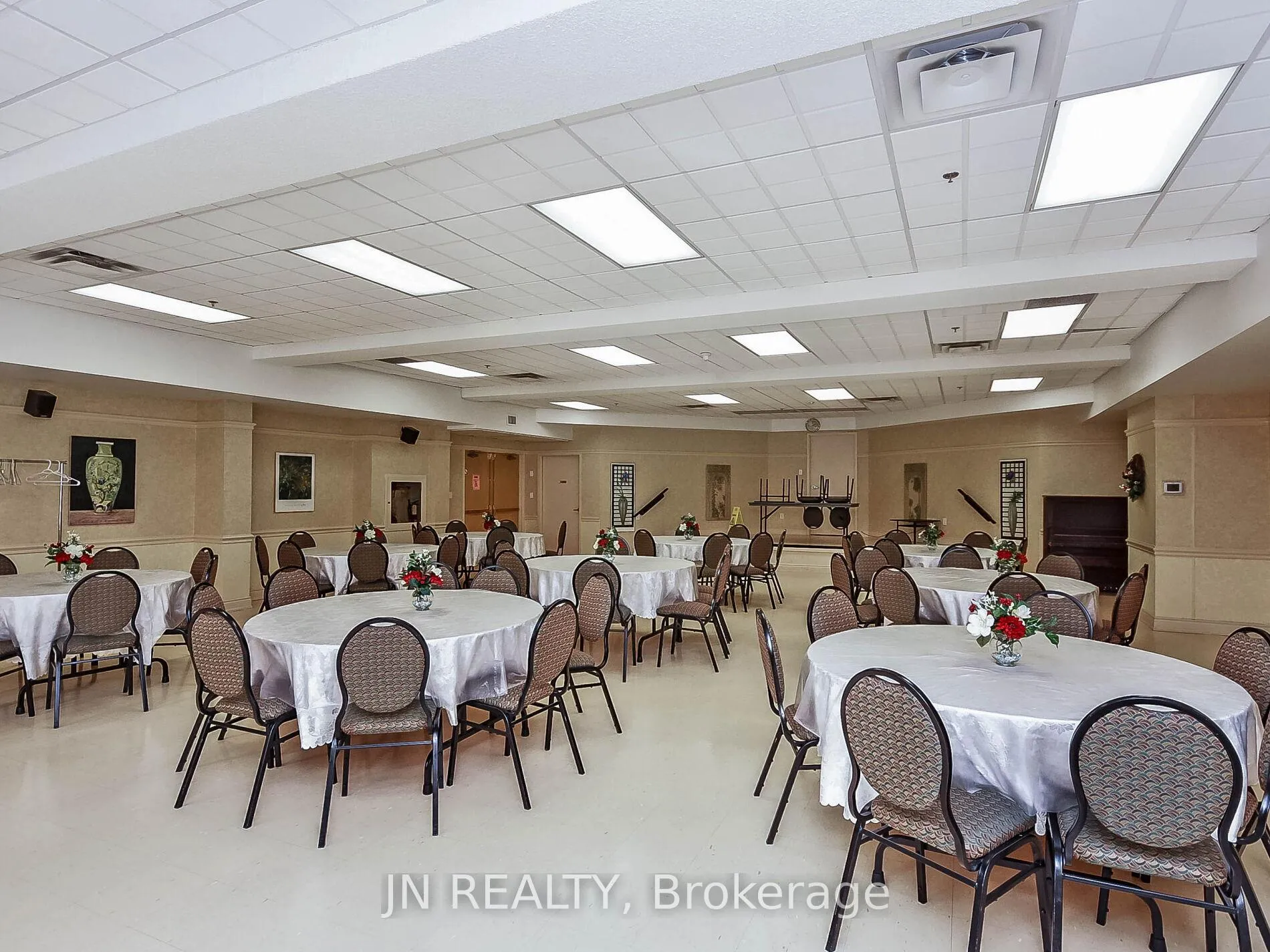 Photo 41 of Unit 109, 10 Dayspring Circle, Brampton, Goreway Drive Corridor — HOMEH