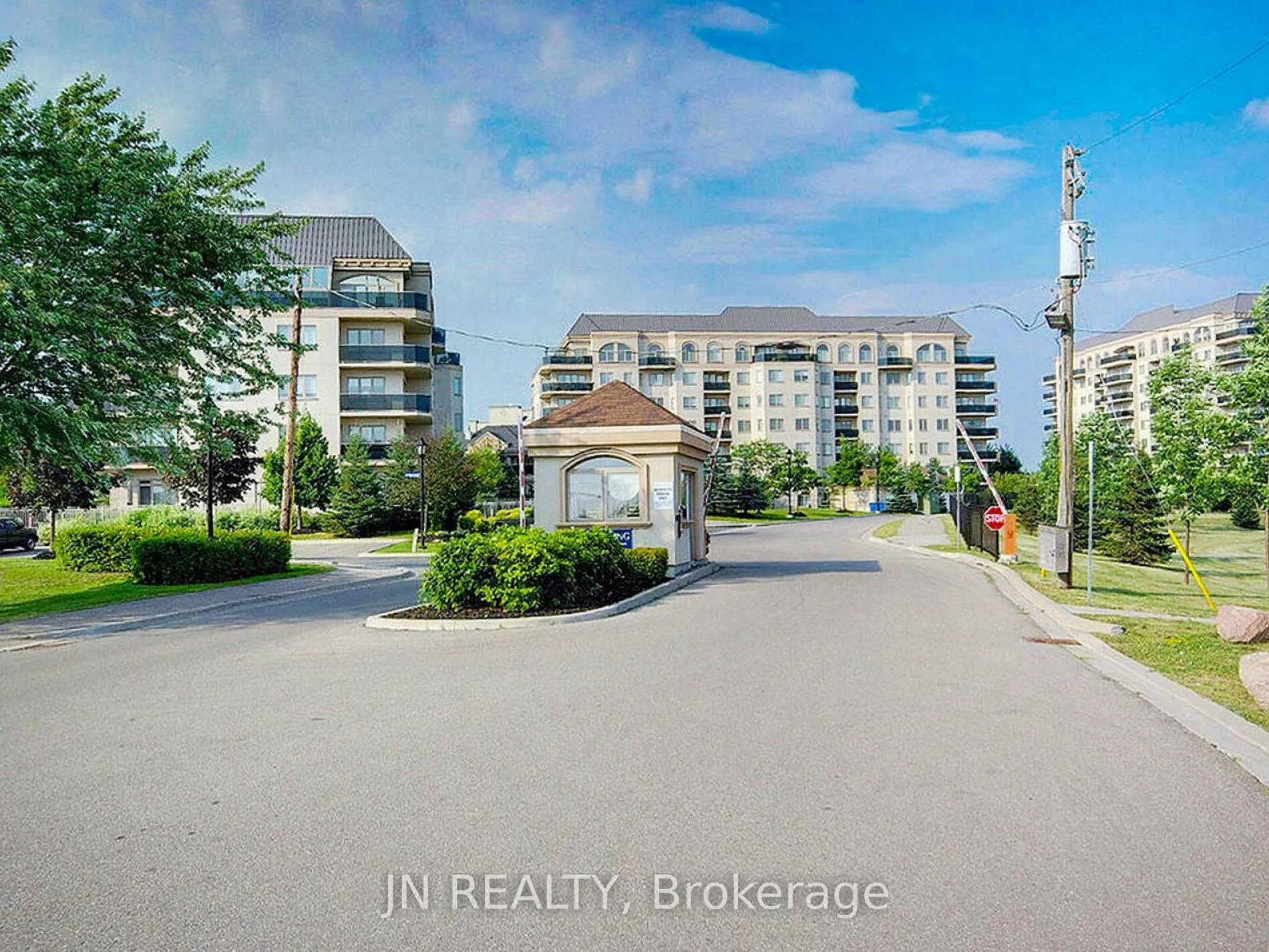 Photo 45 of Unit 109, 10 Dayspring Circle, Brampton, Goreway Drive Corridor — HOMEH