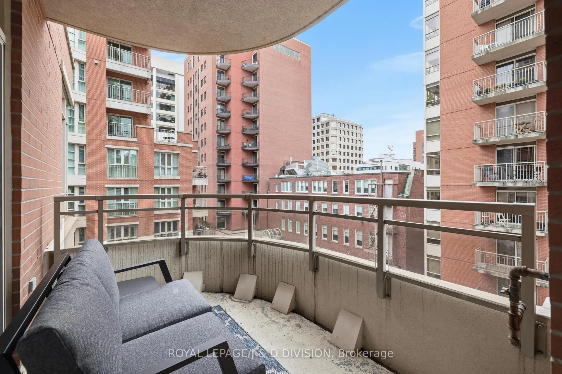 Photo 9 of Unit 401, 55 Delisle Avenue, Toronto, Yonge-St. Clair — HOMEH