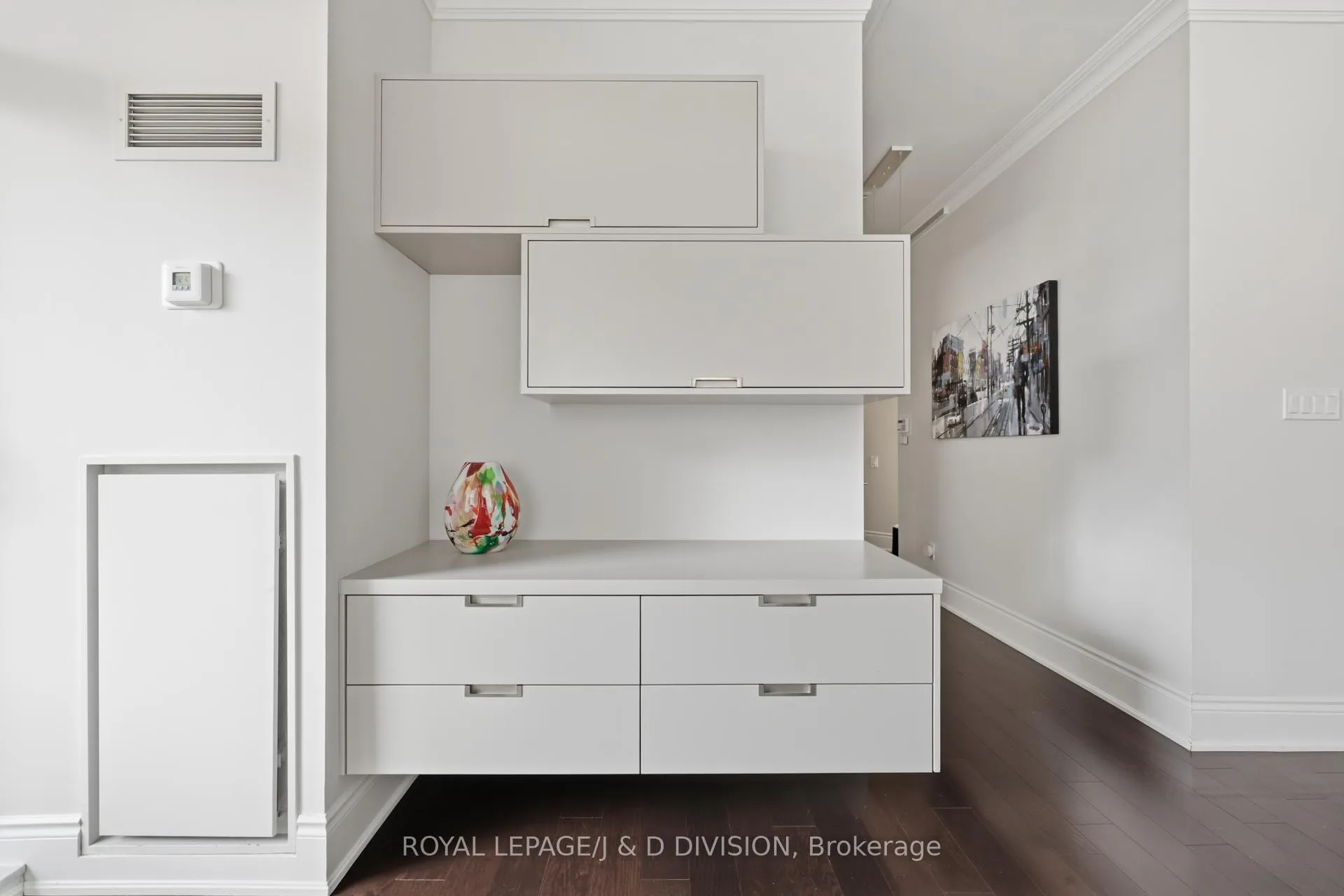 Photo 10 of Unit 401, 55 Delisle Avenue, Toronto, Yonge-St. Clair — HOMEH