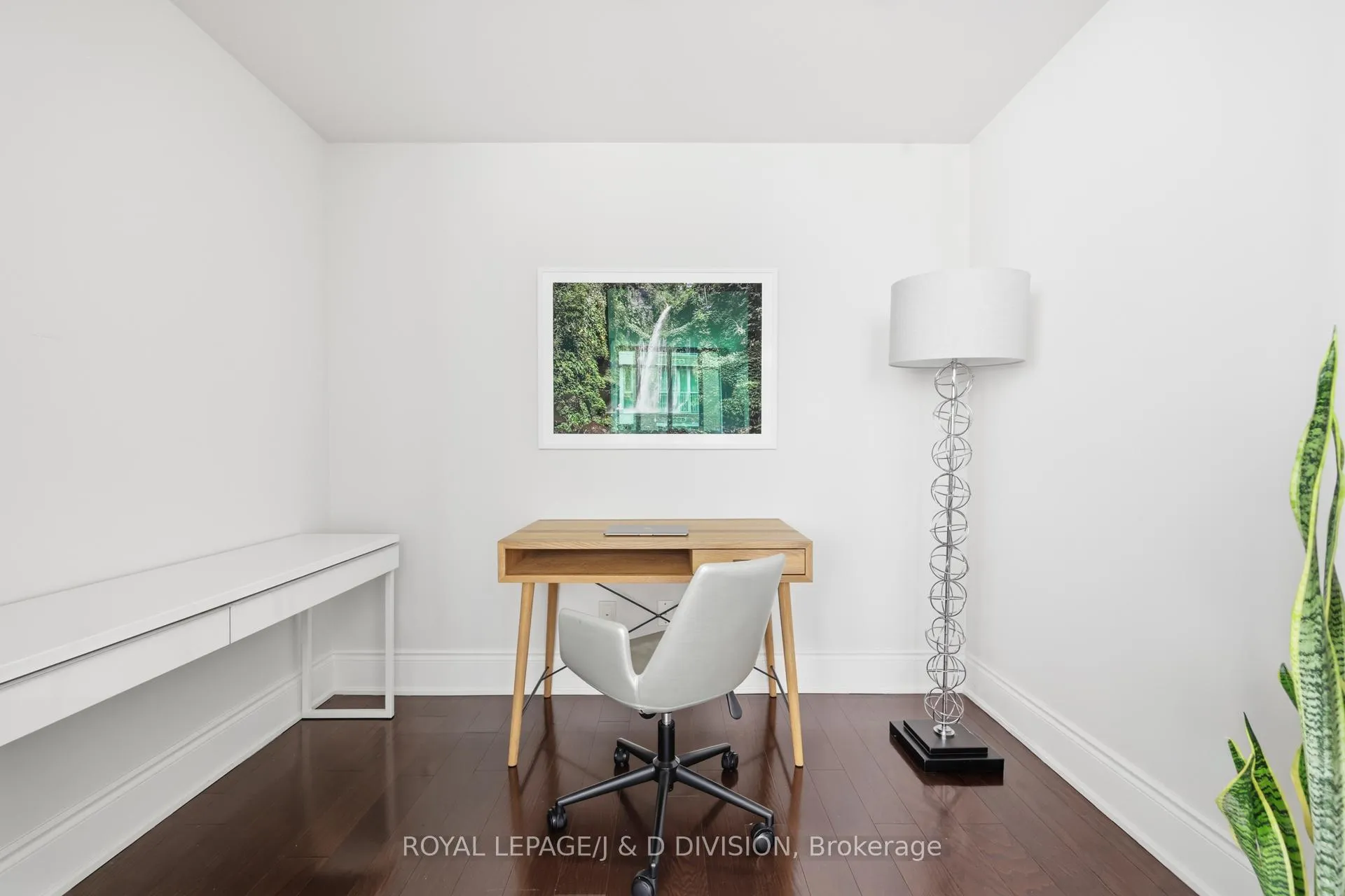 Photo 12 of Unit 401, 55 Delisle Avenue, Toronto, Yonge-St. Clair — HOMEH
