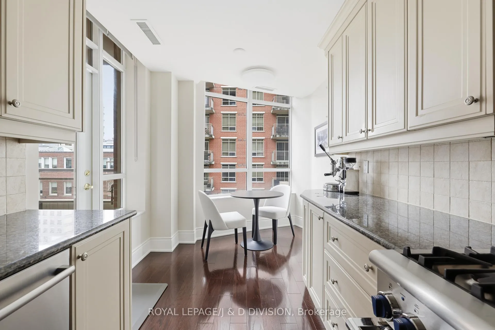 Photo 14 of Unit 401, 55 Delisle Avenue, Toronto, Yonge-St. Clair — HOMEH