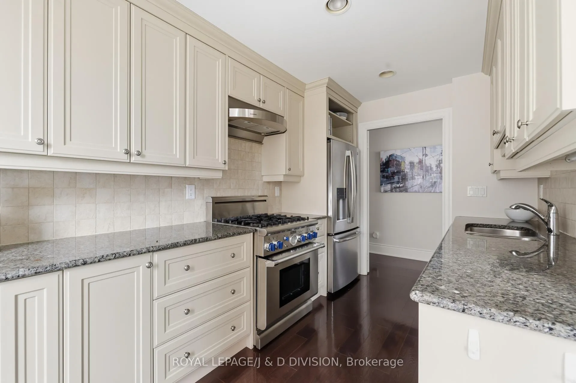 Photo 15 of Unit 401, 55 Delisle Avenue, Toronto, Yonge-St. Clair — HOMEH