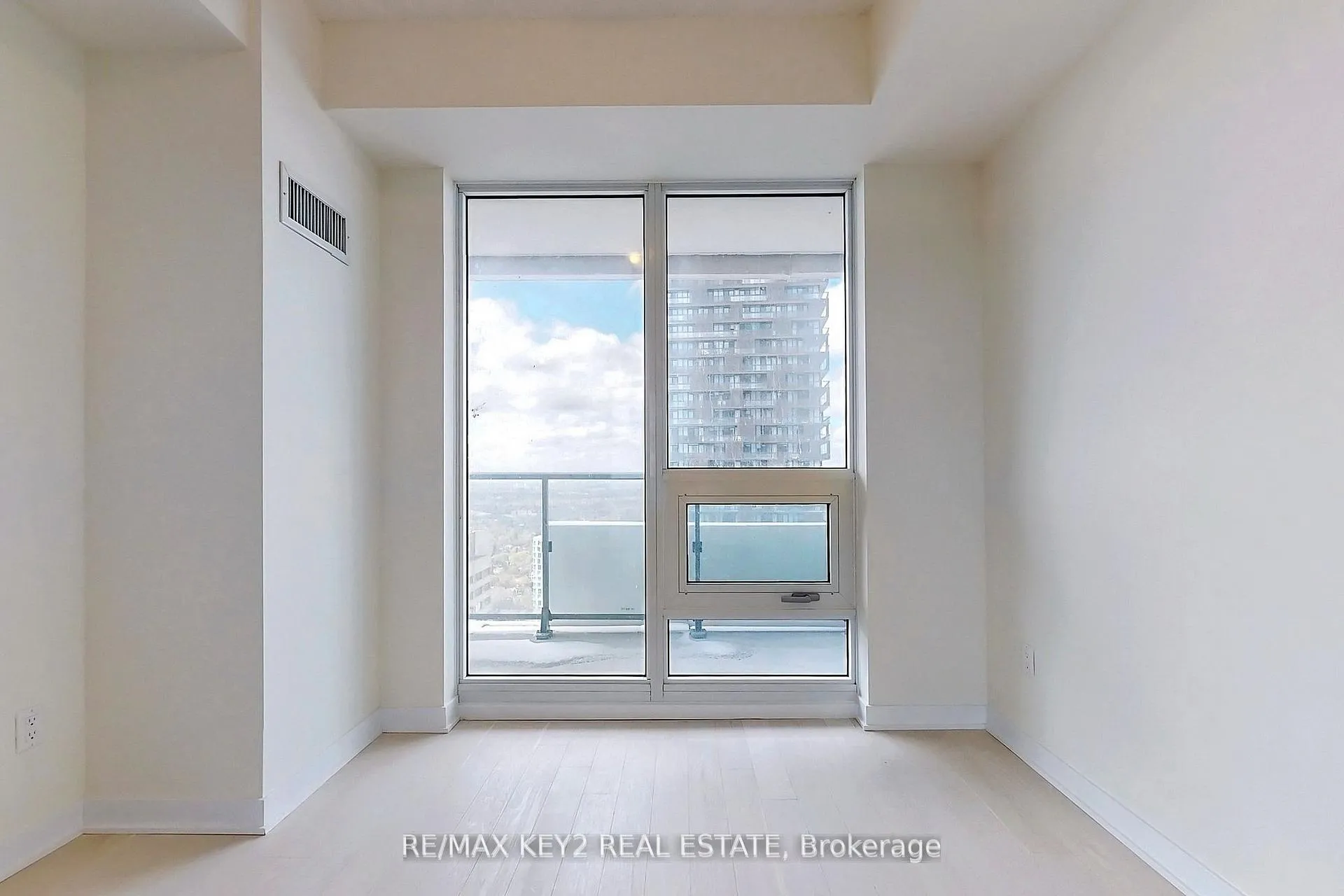 Photo 11 of Unit 4510, 2221 Yonge Street, Toronto, Mount Pleasant West — HOMEH