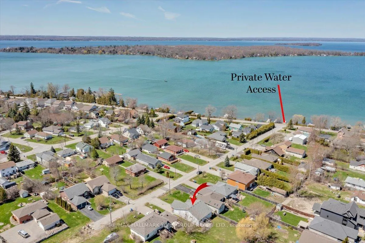 Photo 3 of 805 Poplar Avenue, Georgina, Historic Lakeshore Communities — HOMEH