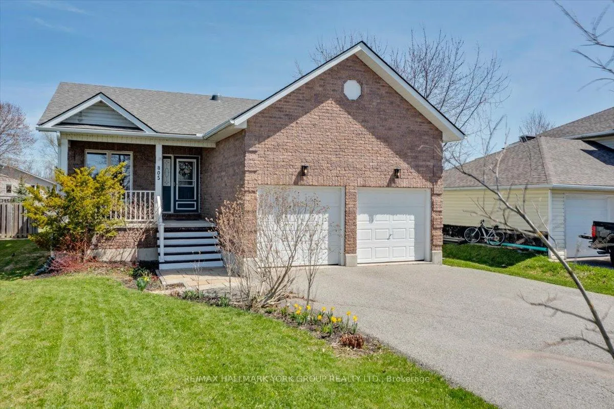 Photo 6 of 805 Poplar Avenue, Georgina, Historic Lakeshore Communities — HOMEH
