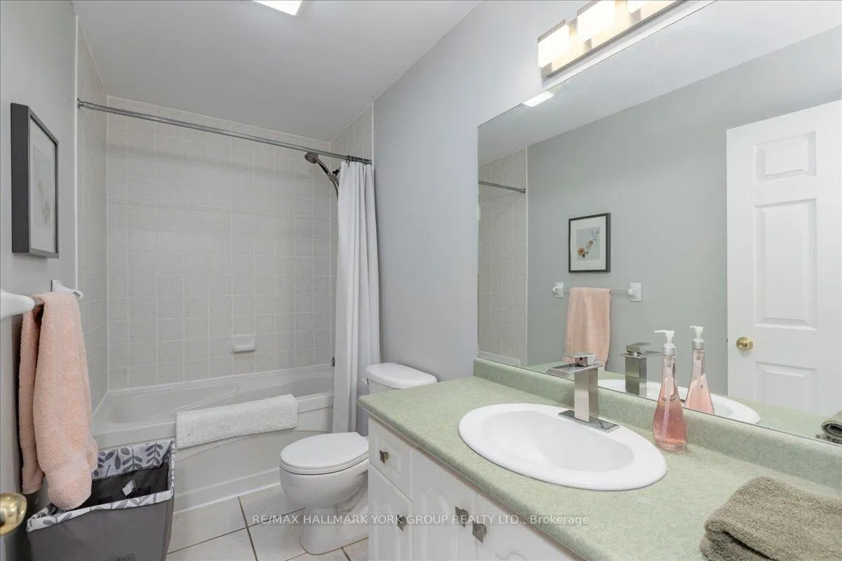 Photo 18 of 805 Poplar Avenue, Georgina, Historic Lakeshore Communities — HOMEH