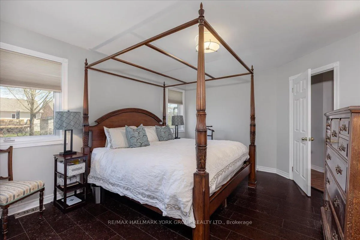 Photo 20 of 805 Poplar Avenue, Georgina, Historic Lakeshore Communities — HOMEH
