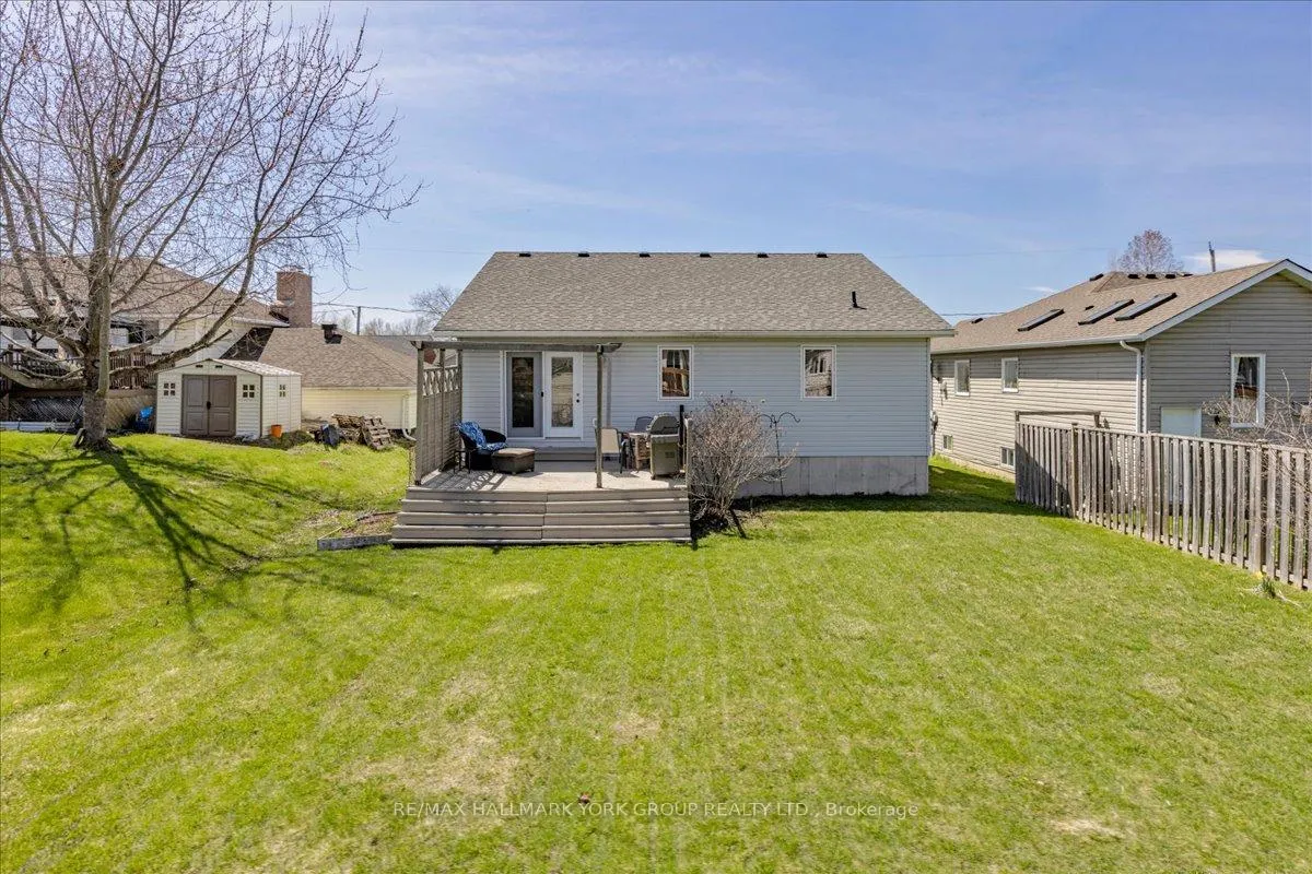 Photo 36 of 805 Poplar Avenue, Georgina, Historic Lakeshore Communities — HOMEH