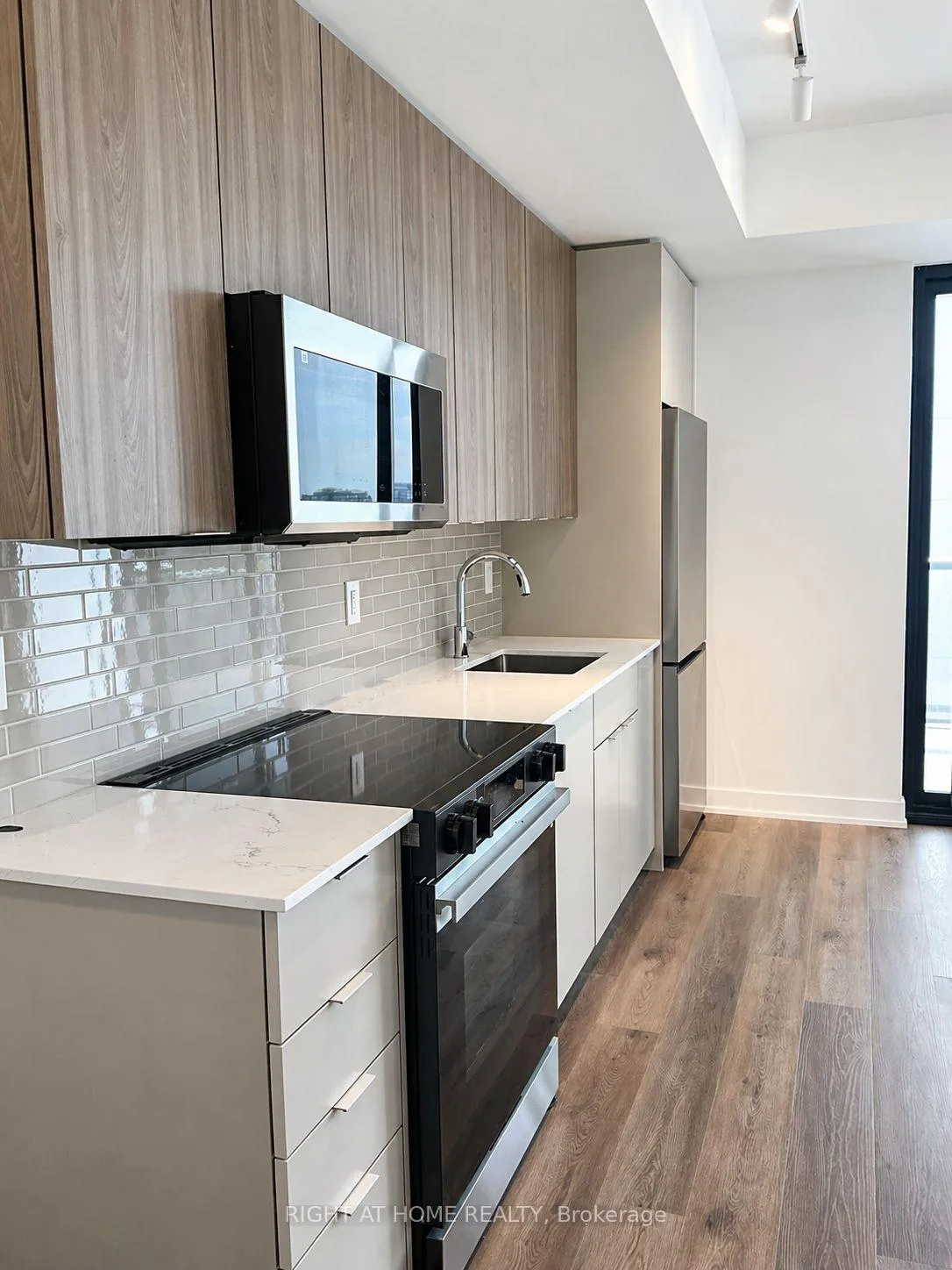 Photo 5 of Unit 1209, 2075 Lakeshore Road, Burlington, Brant — HOMEH