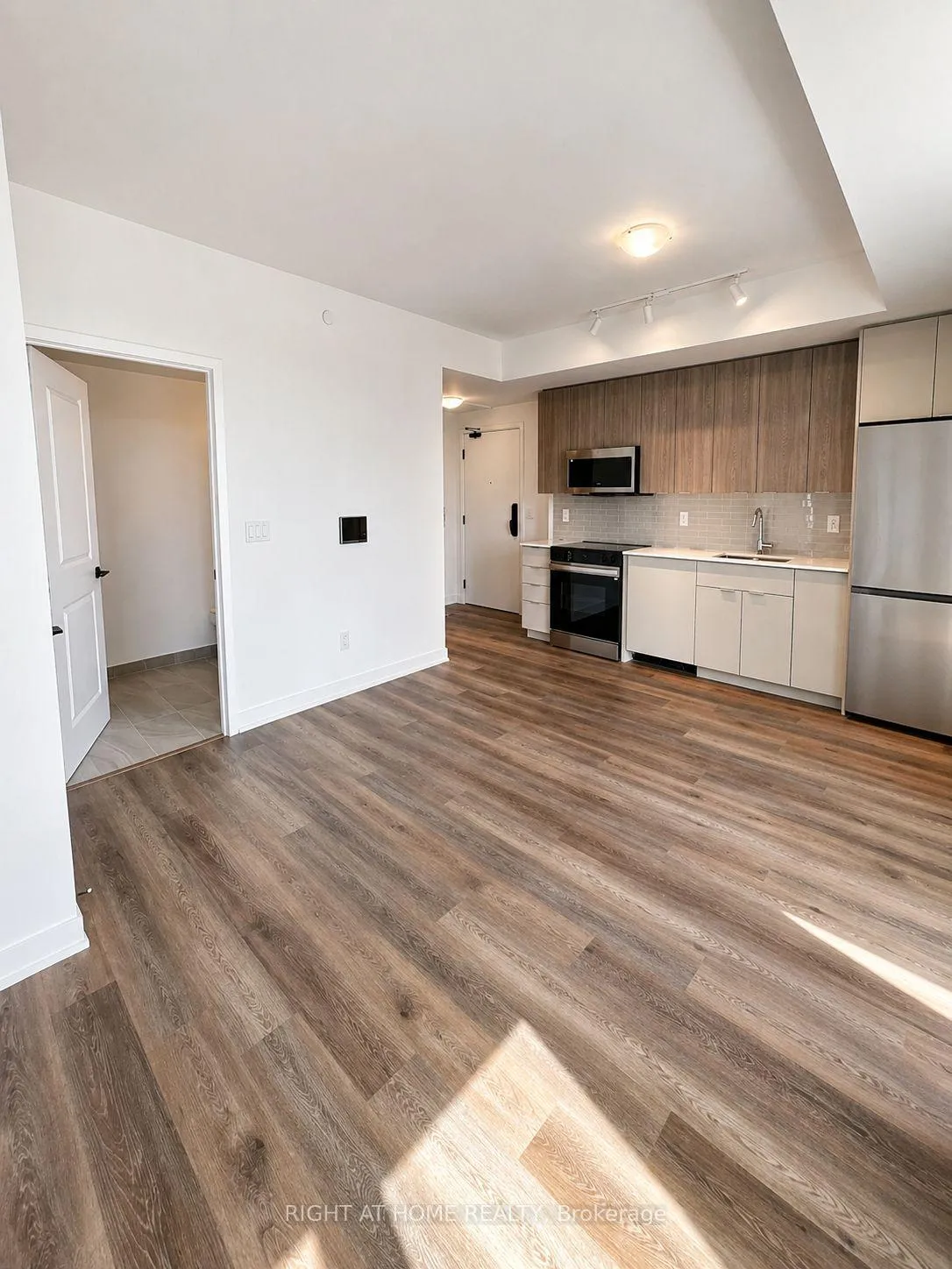Photo 10 of Unit 1209, 2075 Lakeshore Road, Burlington, Brant — HOMEH