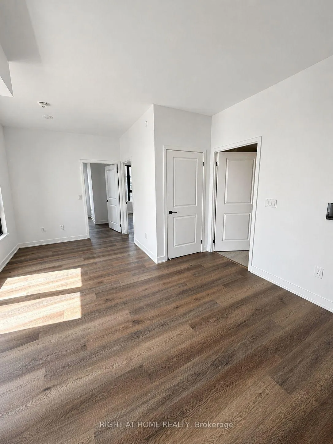Photo 11 of Unit 1209, 2075 Lakeshore Road, Burlington, Brant — HOMEH