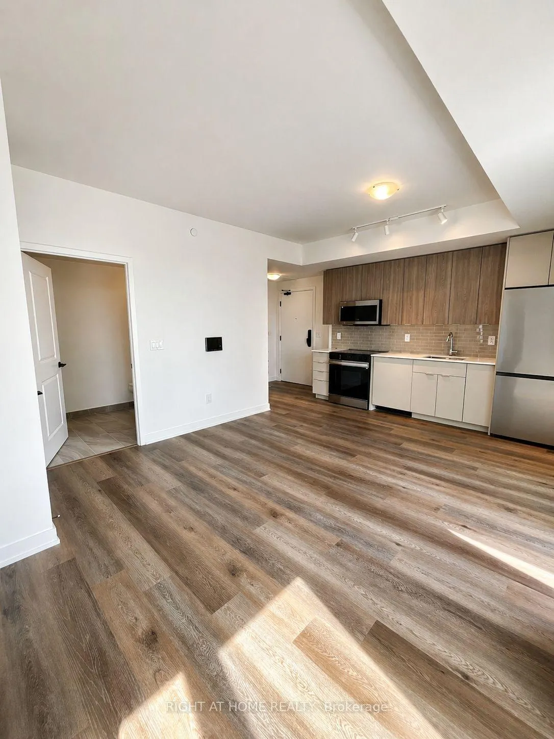 Photo 12 of Unit 1209, 2075 Lakeshore Road, Burlington, Brant — HOMEH