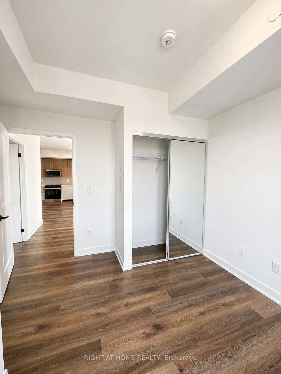 Photo 14 of Unit 1209, 2075 Lakeshore Road, Burlington, Brant — HOMEH