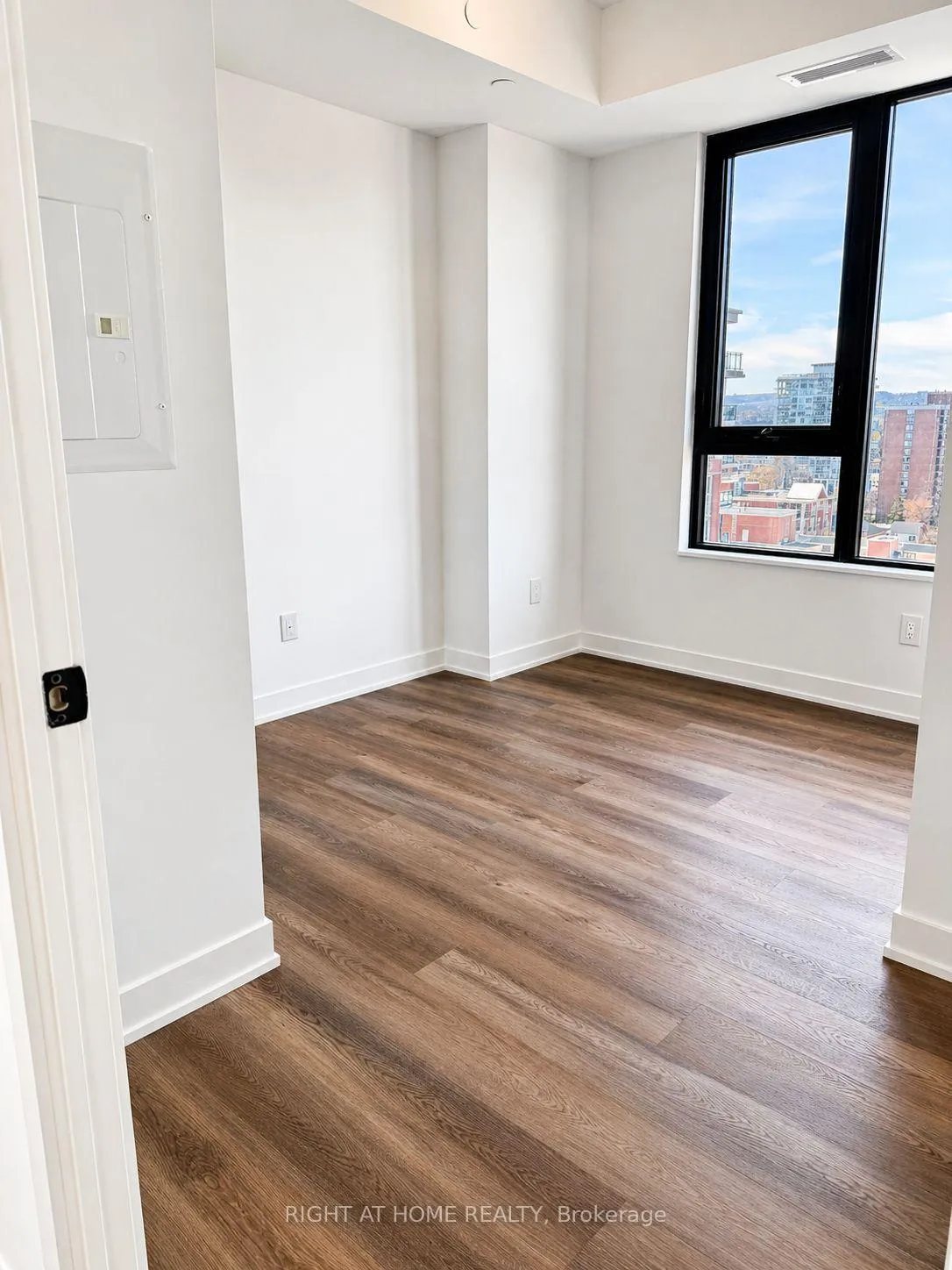 Photo 20 of Unit 1209, 2075 Lakeshore Road, Burlington, Brant — HOMEH