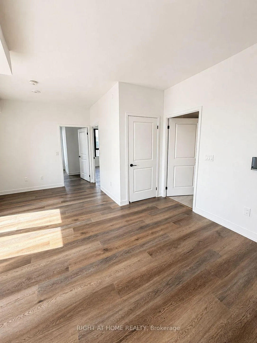 Photo 21 of Unit 1209, 2075 Lakeshore Road, Burlington, Brant — HOMEH